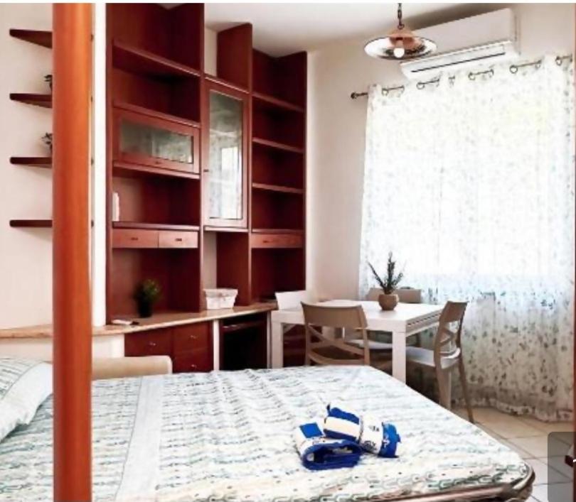 One-Bedroom Apartment photo 3