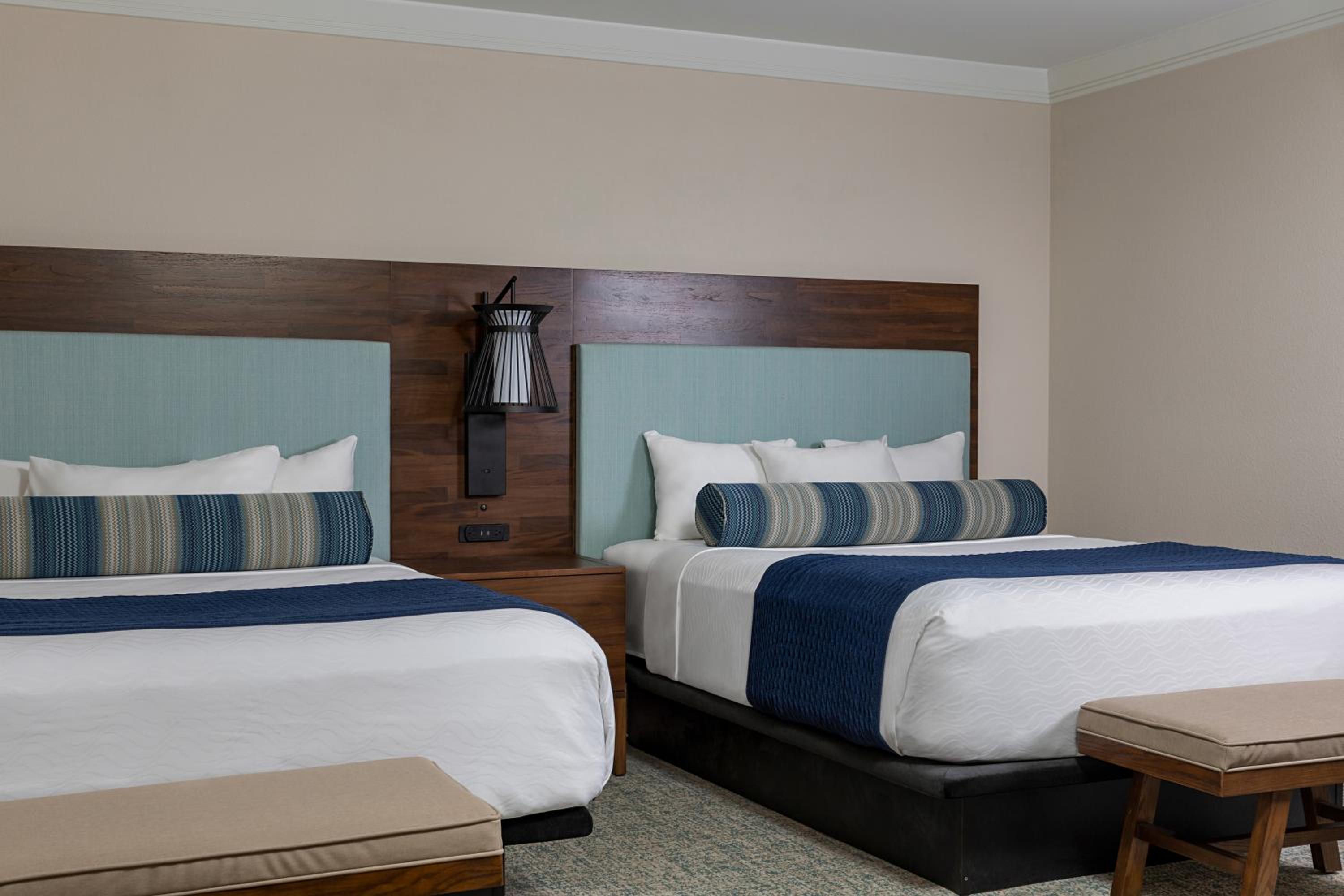 Suite Duas Camas King - Duas Camas Queen - Vista para a Piscina