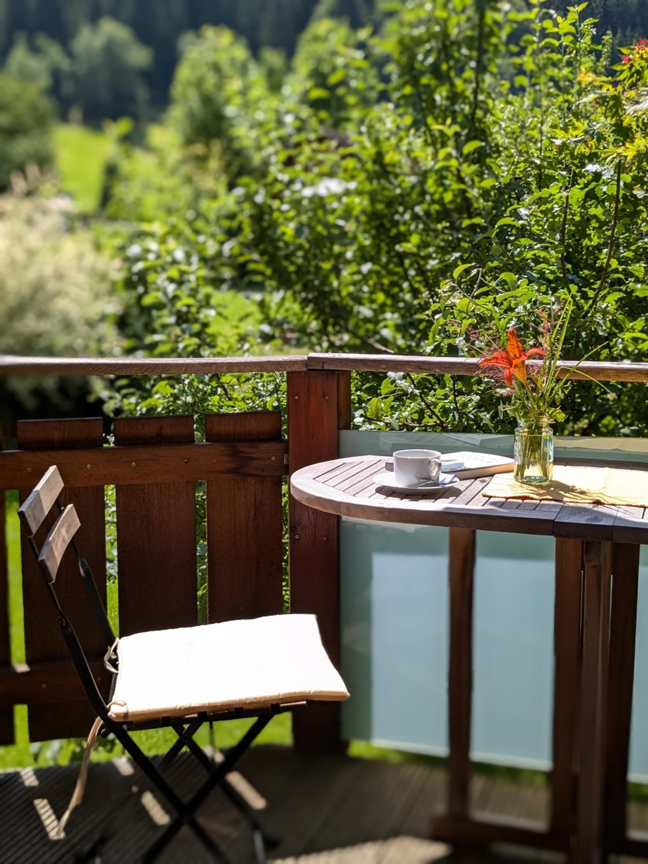 One-Bedroom Apartment with Balcony photo 2