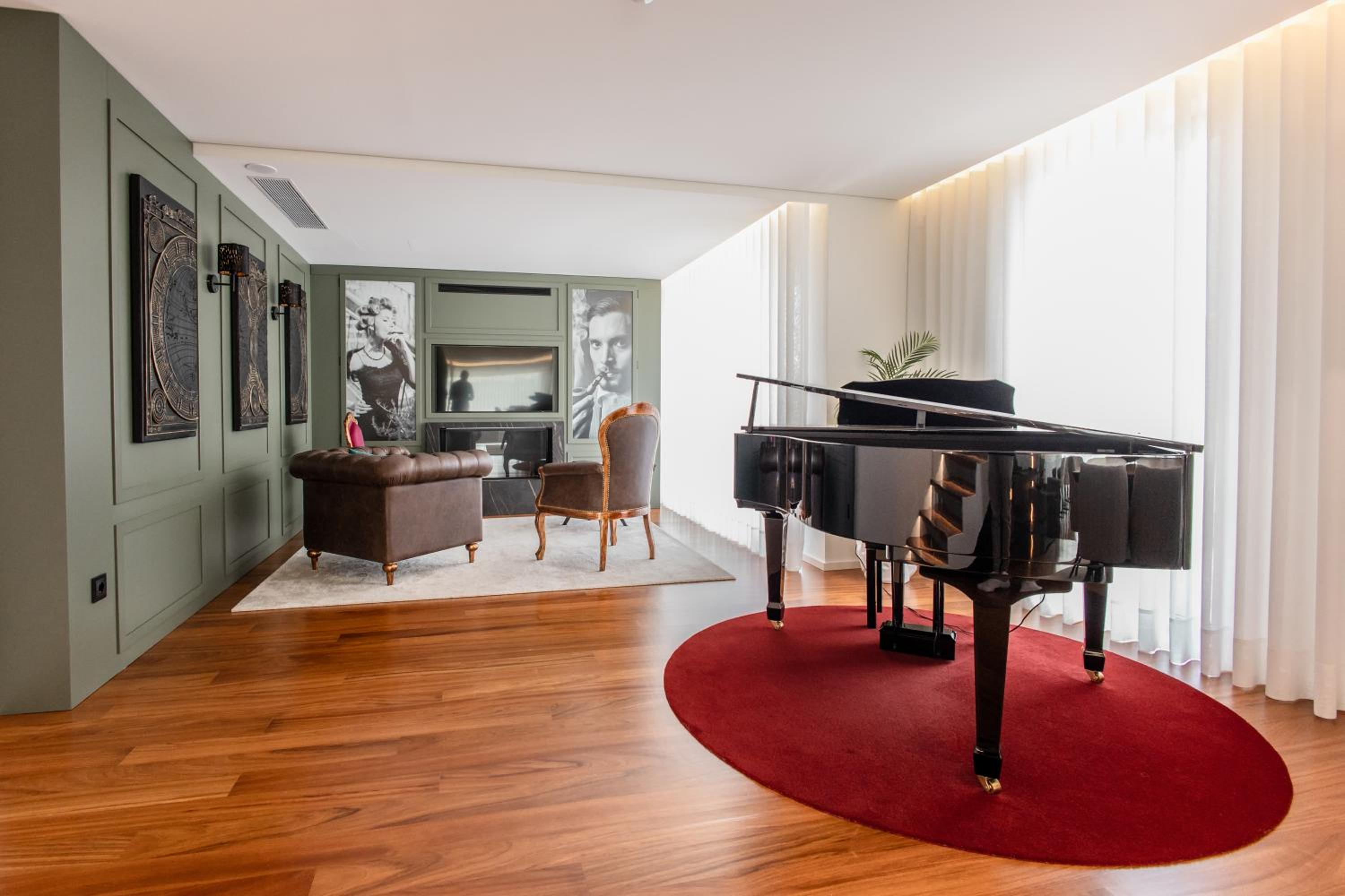 Two-Bedroom Apartment with Private Pool photo 1