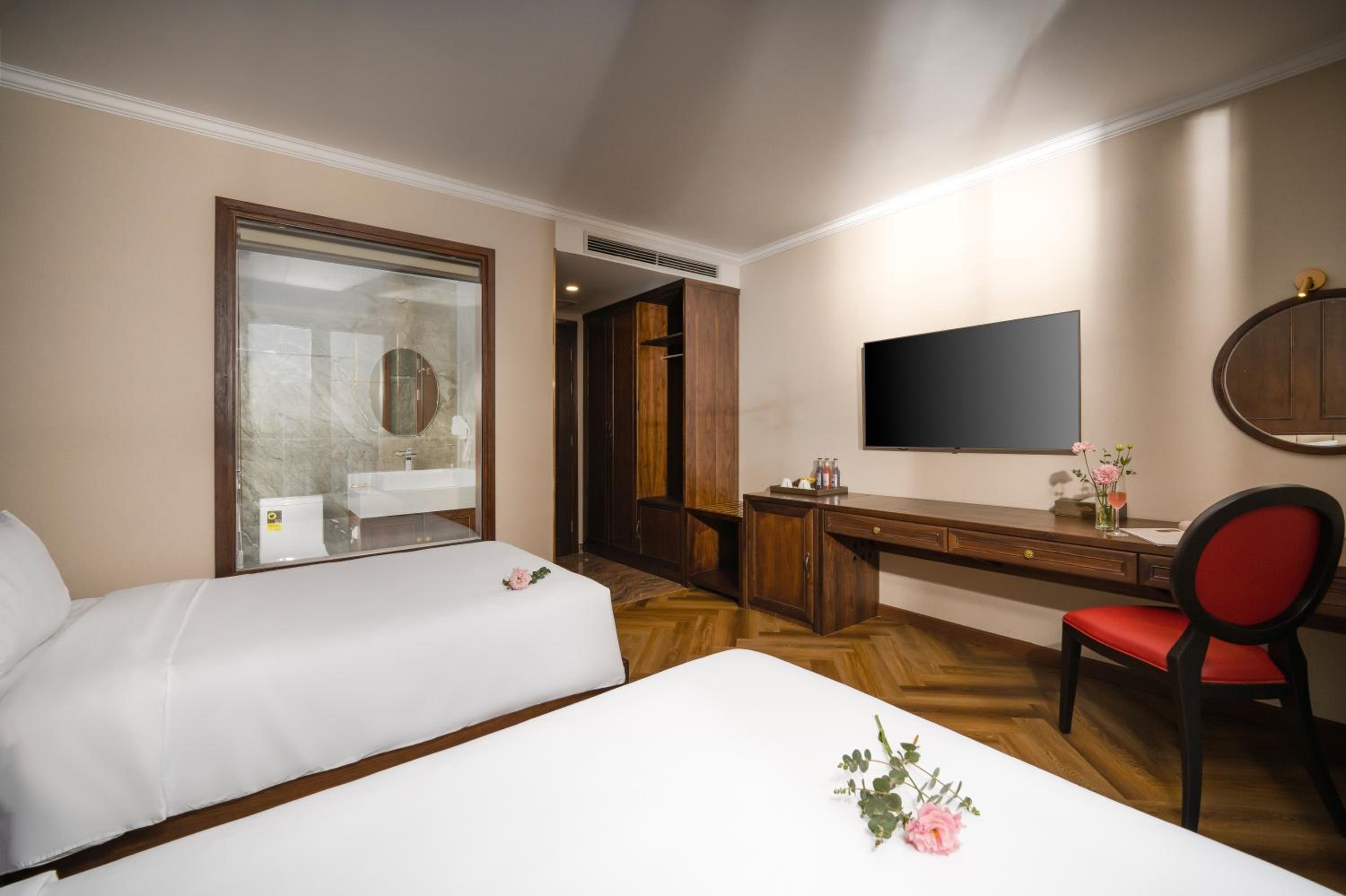 Special Offer - Deluxe Twin Balcony City View - Photo 7
