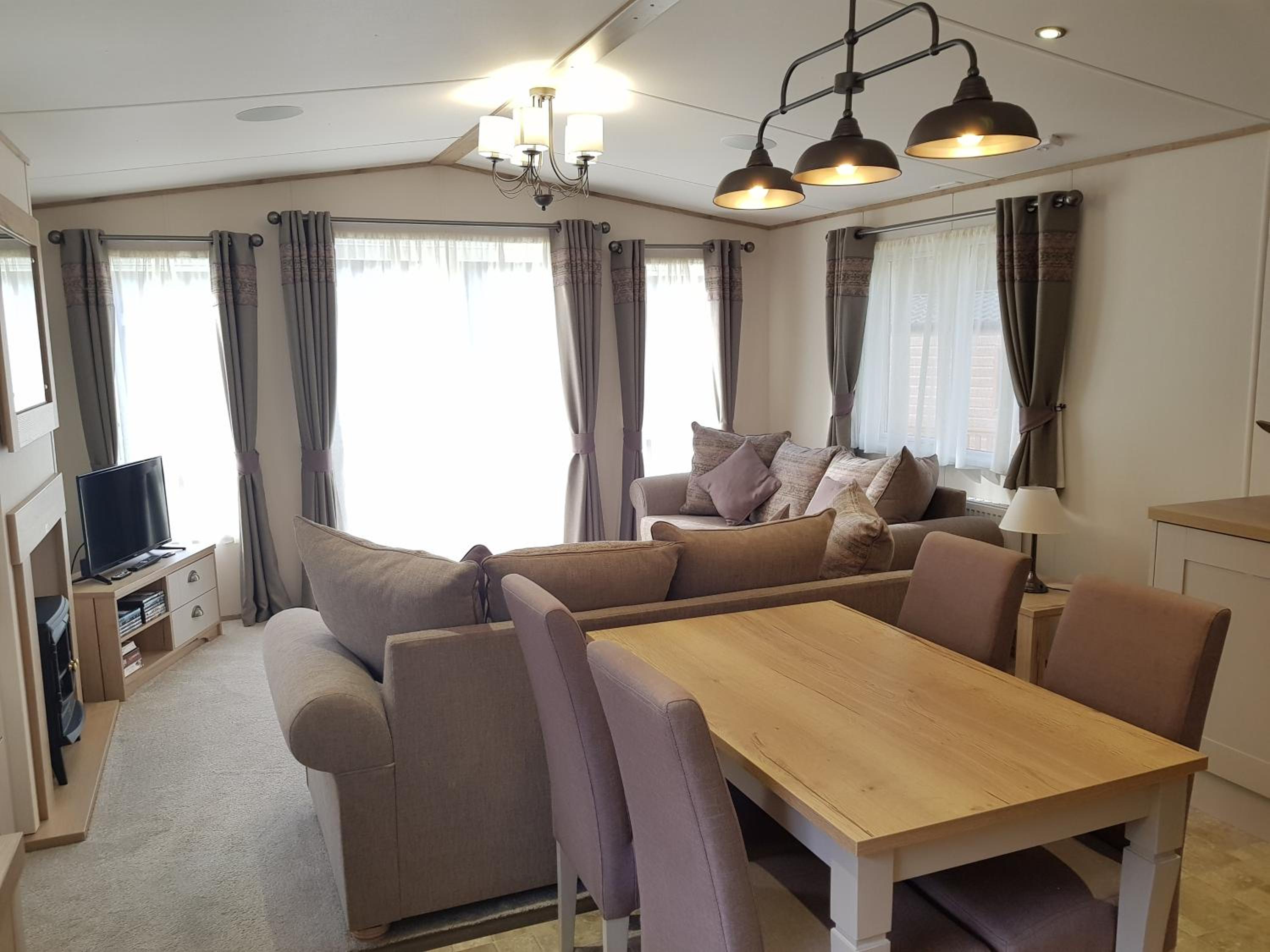 2 Bedroom Platinum Plus Caravan Lodge photo 1