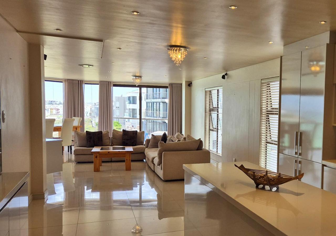 Deluxe Family Suite photo 3