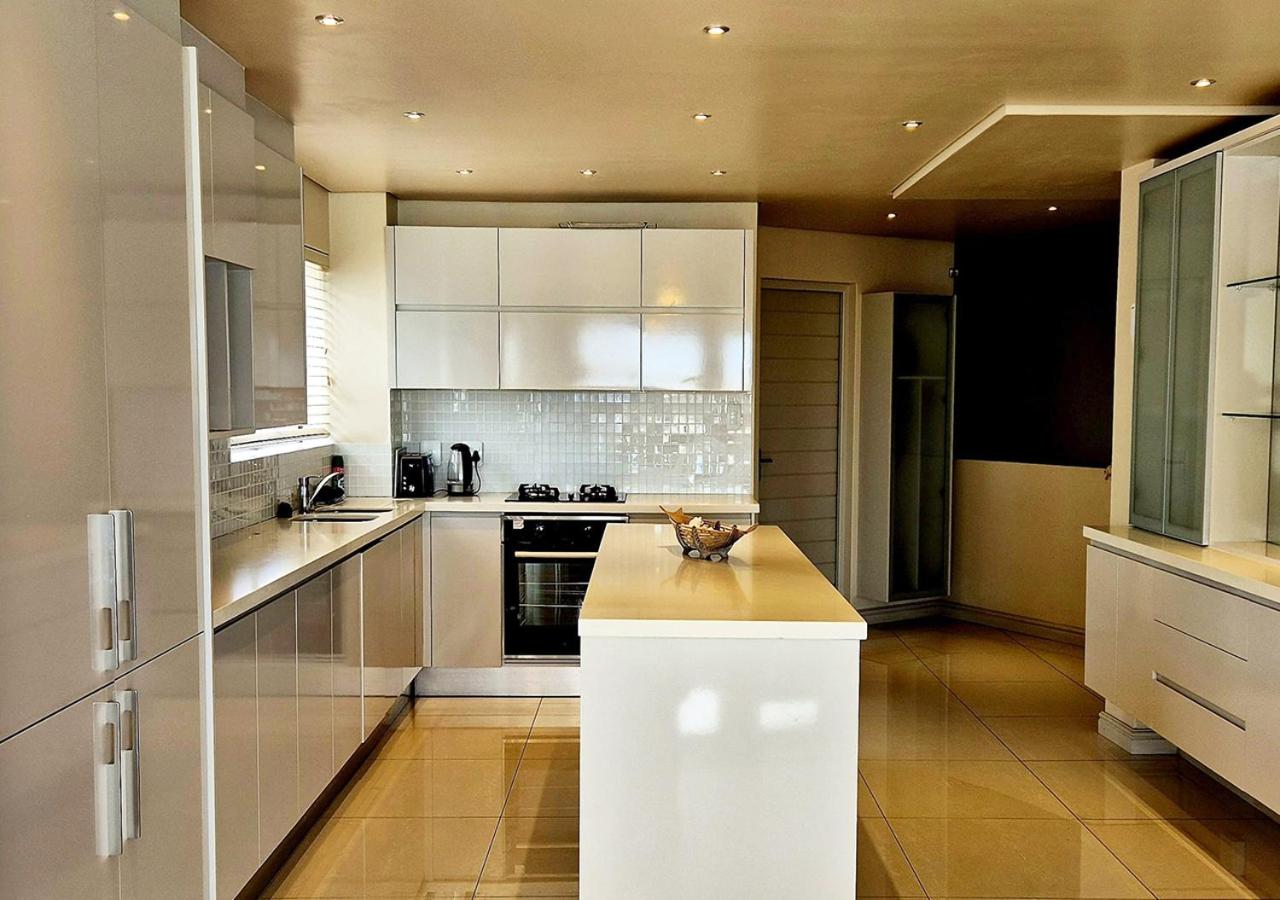 Deluxe Family Suite photo 2