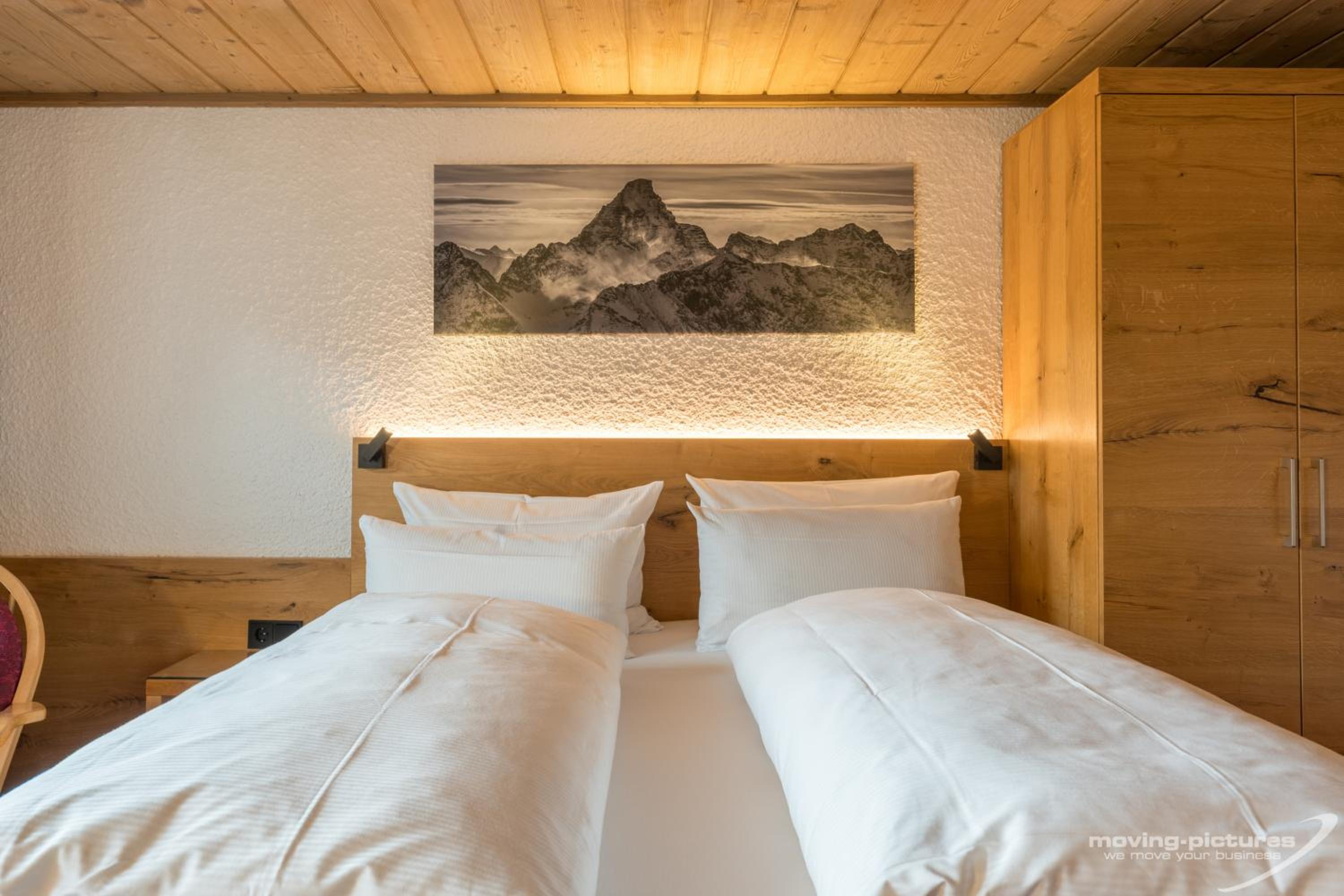 Apartment with Mountain View photo 1