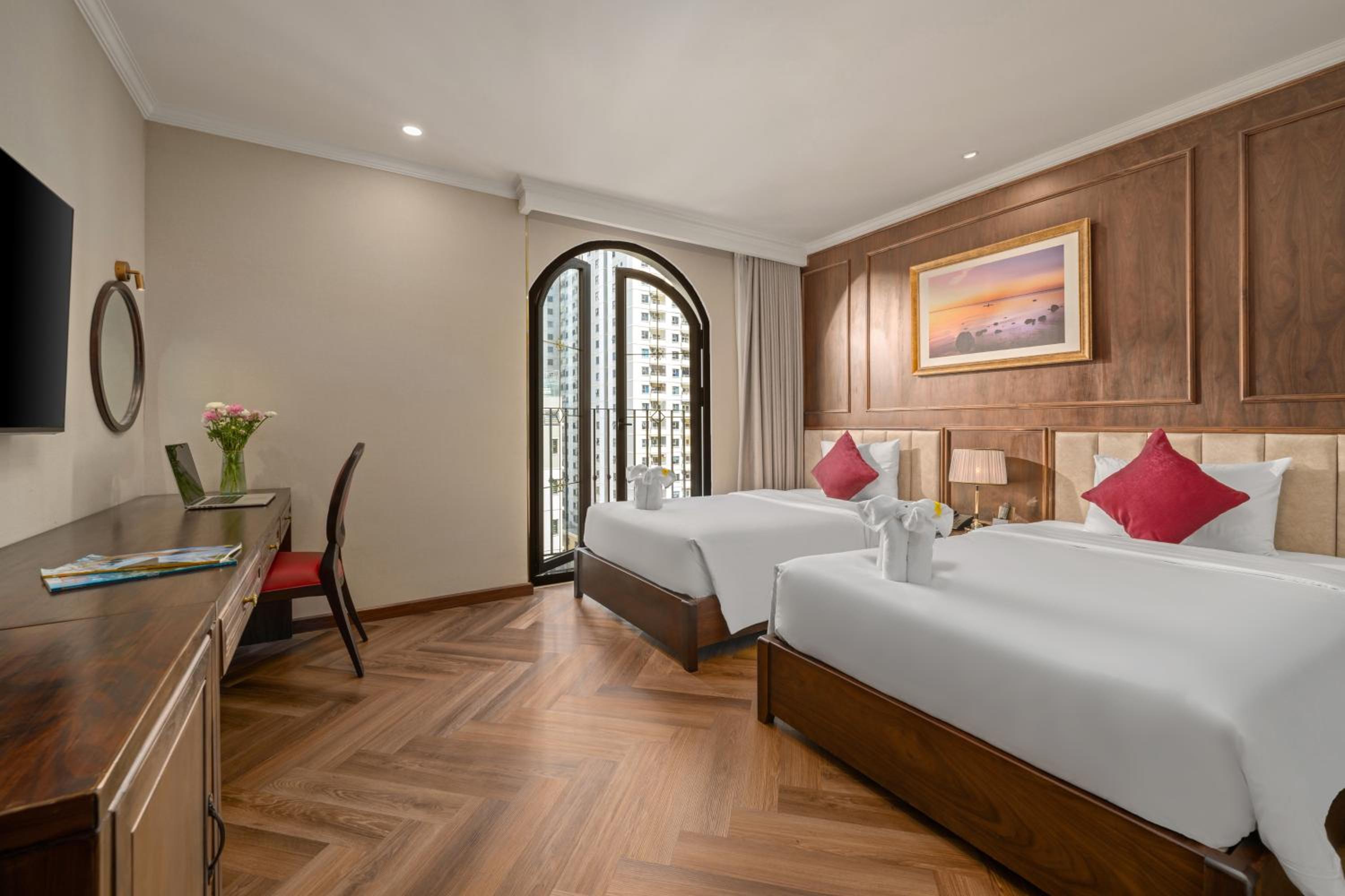 Special Offer - Deluxe Twin Balcony City View - Photo 3