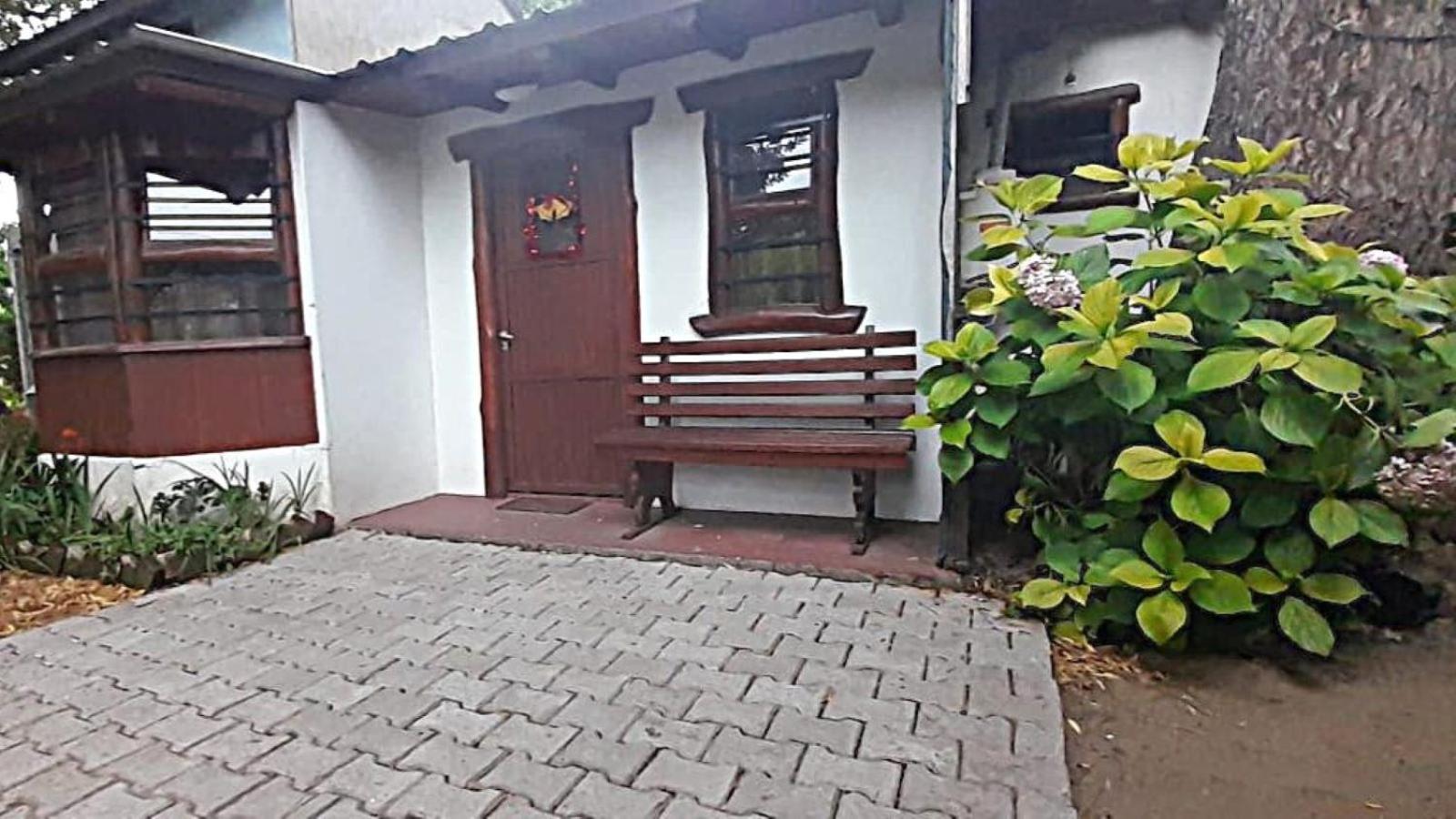 One-Bedroom House photo 2