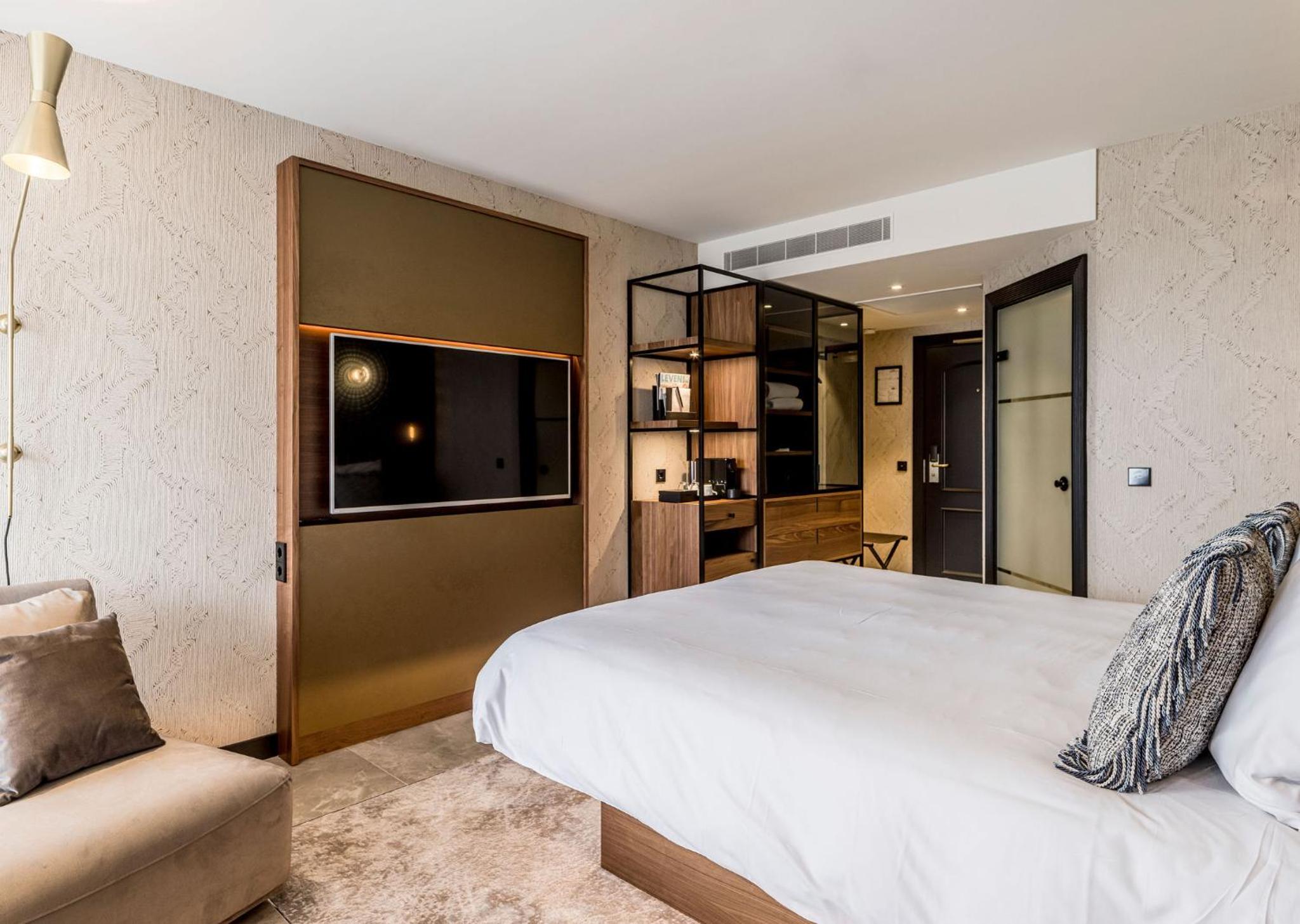 Dutch Delight Double Room with Balcony - Photo 1