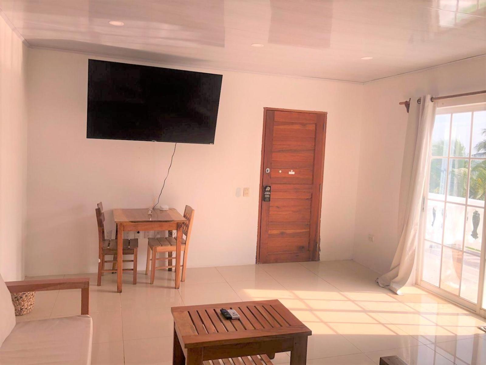 Deluxe King Suite photo 1