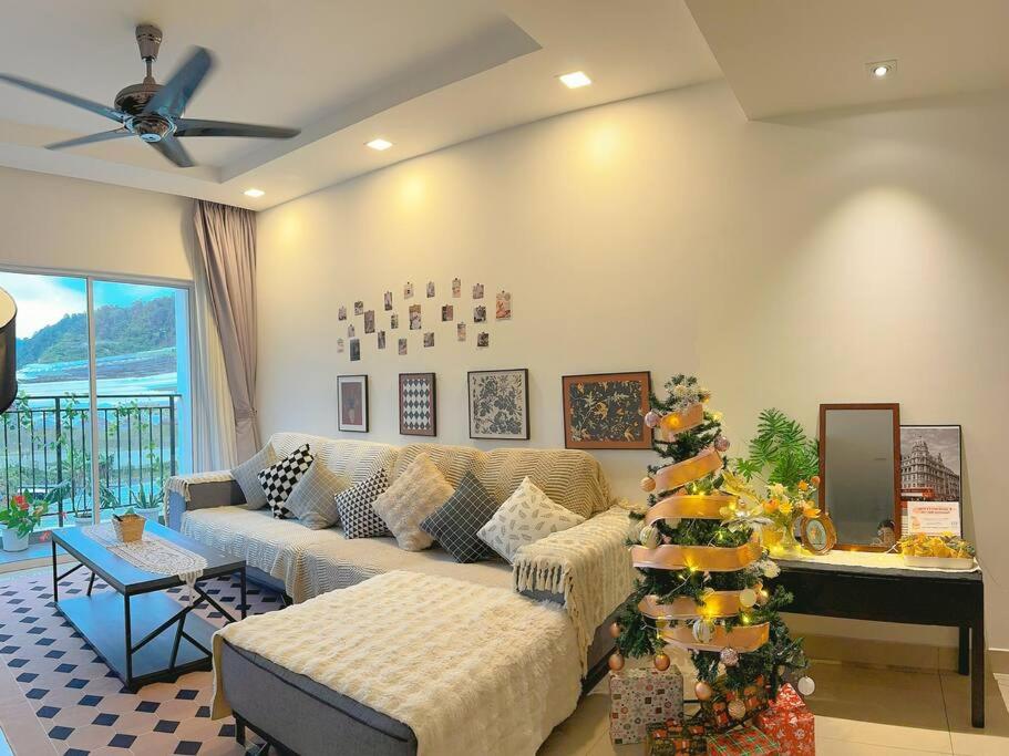 Three-Bedroom Apartment With Balcony photo 1