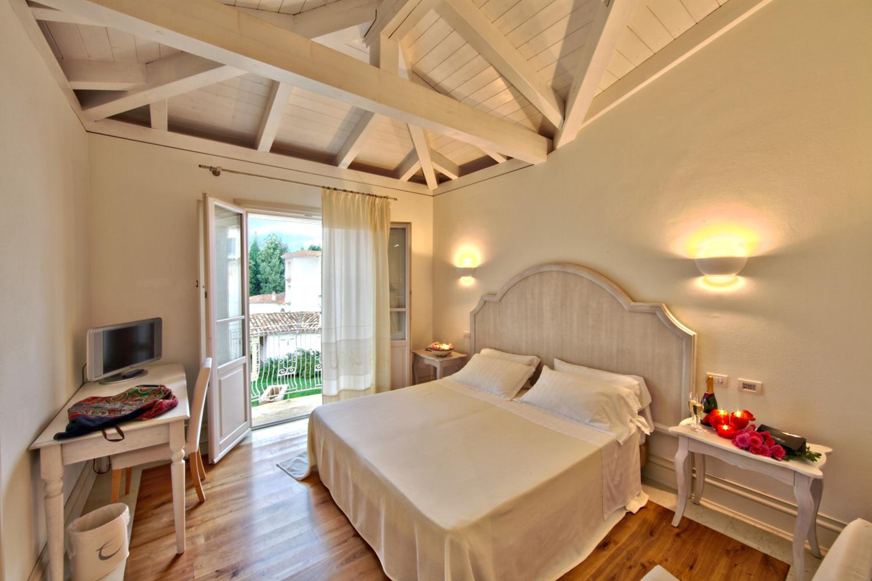 Deluxe Double or Twin Room - Photo 1
