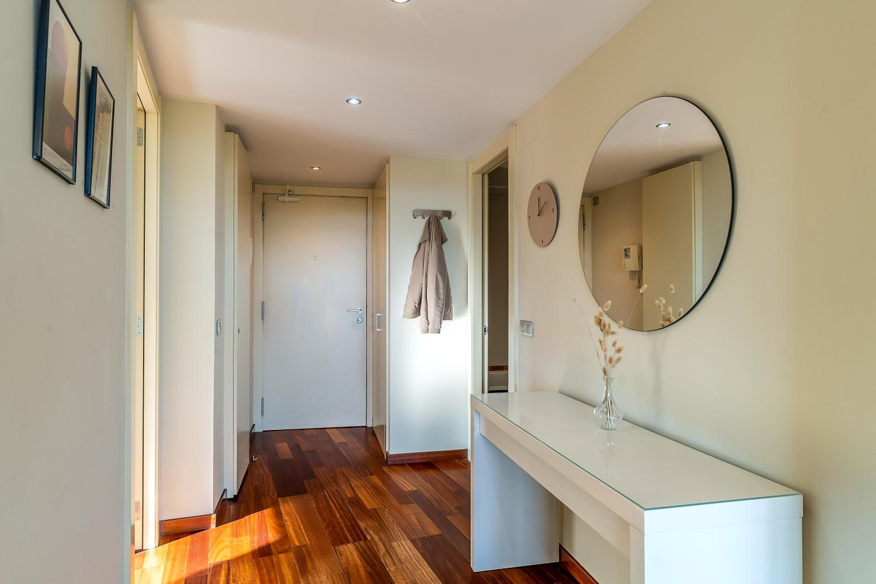 Two-Bedroom Apartment with Balcony photo 2