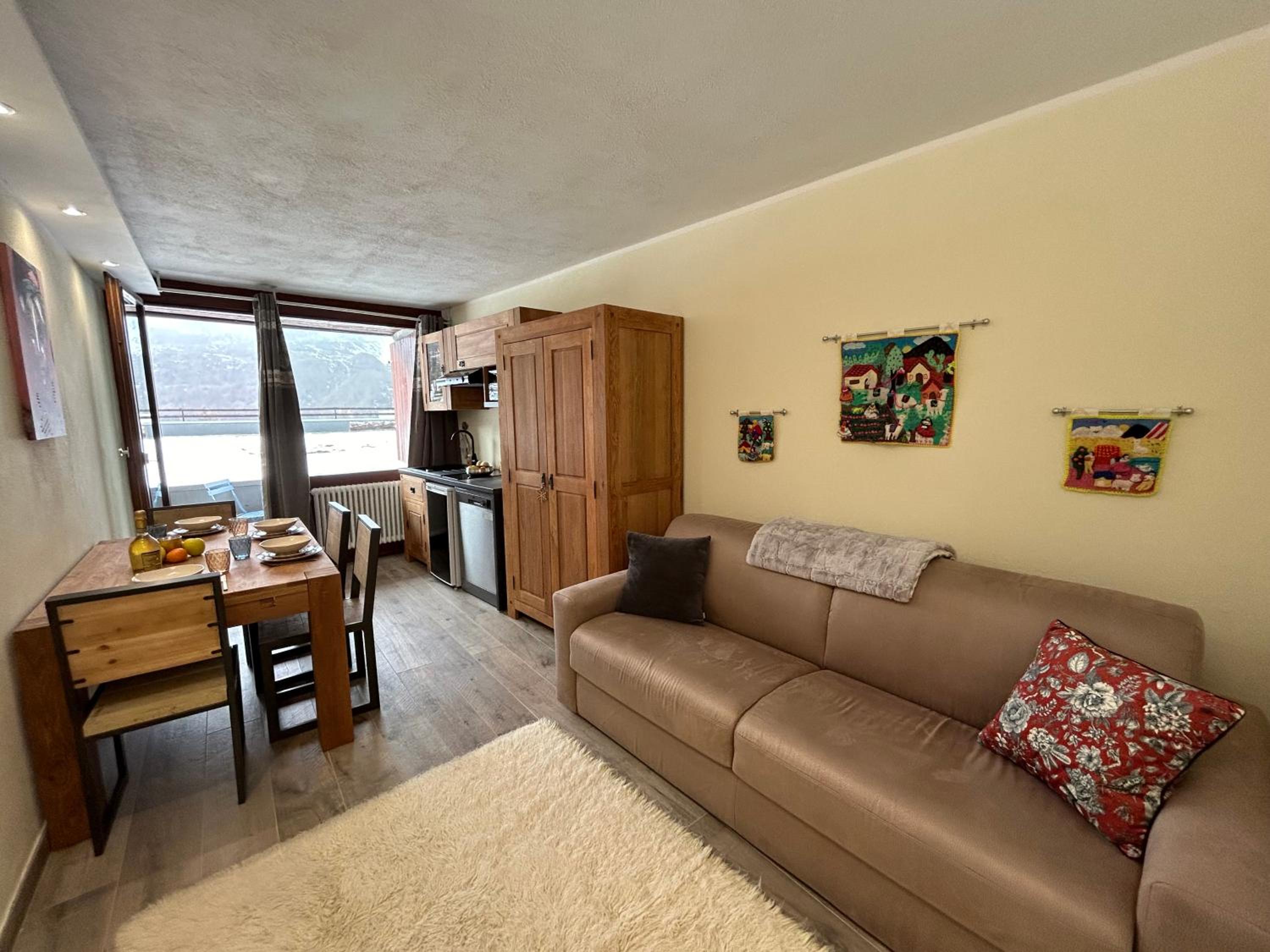 One-Bedroom Apartment with Balcony and Mountain View  - Appartamento n.93 photo 1