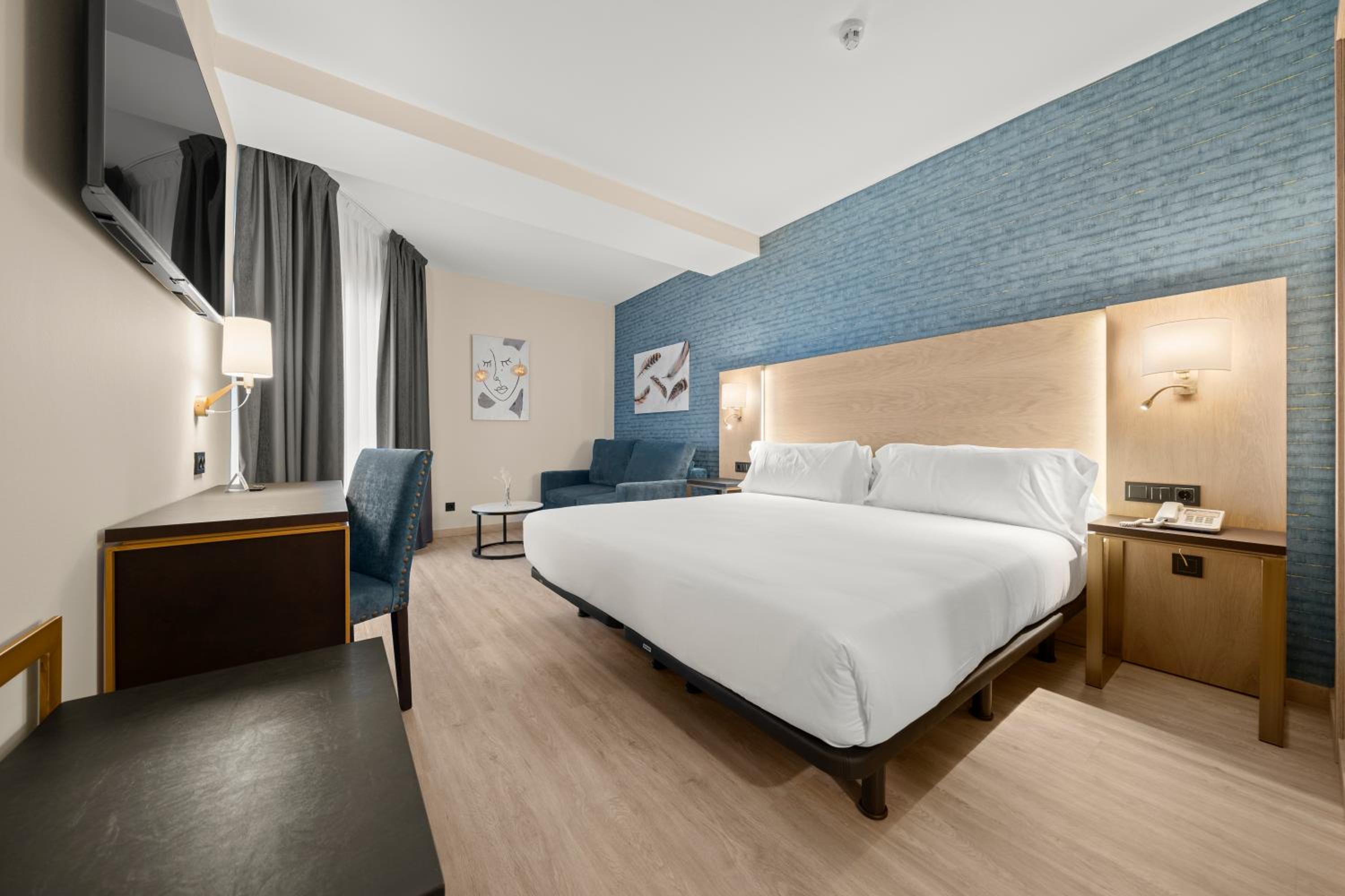 Superior Double Room - Photo 1