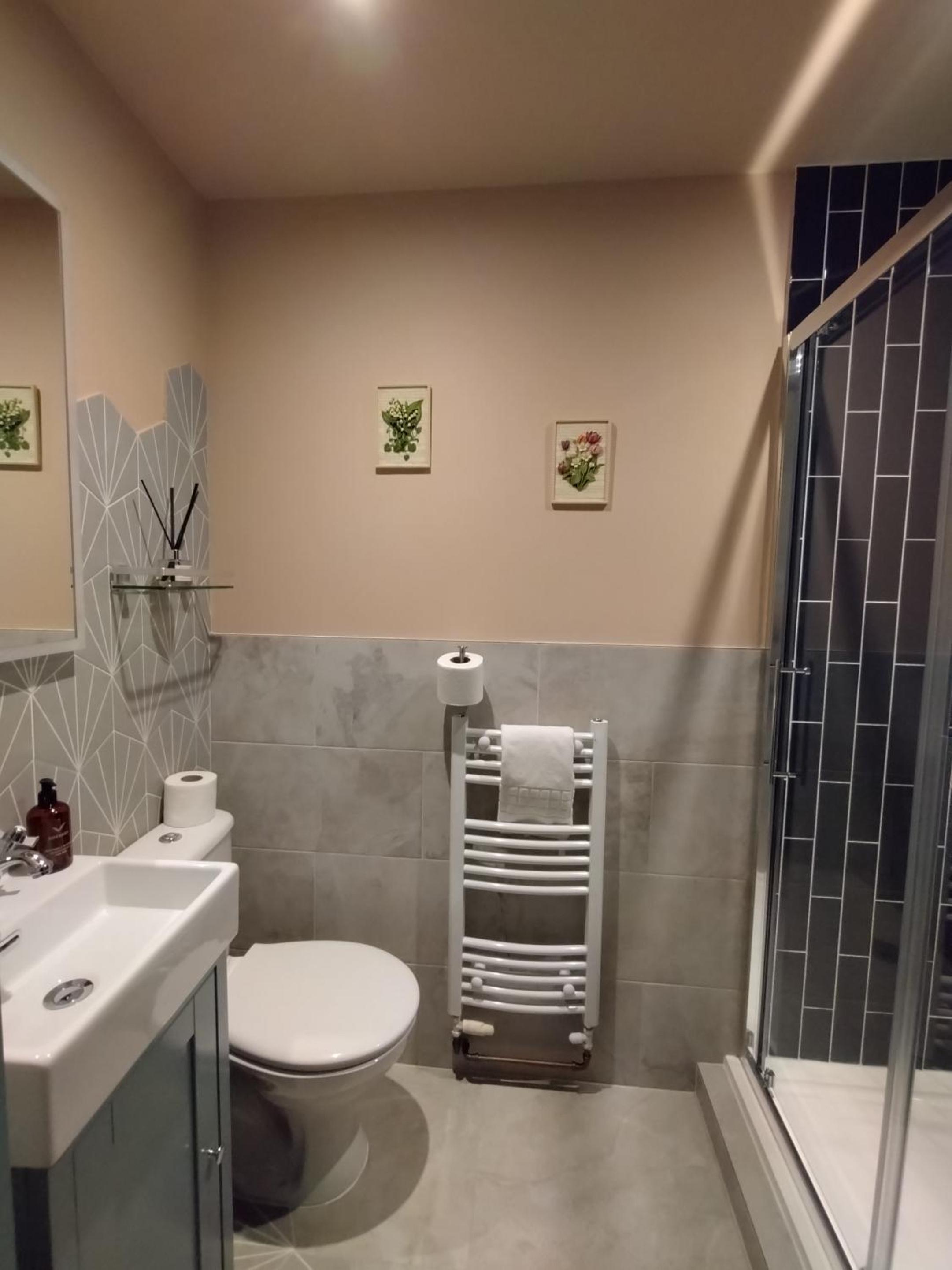 Single Room with Private Bathroom photo 3