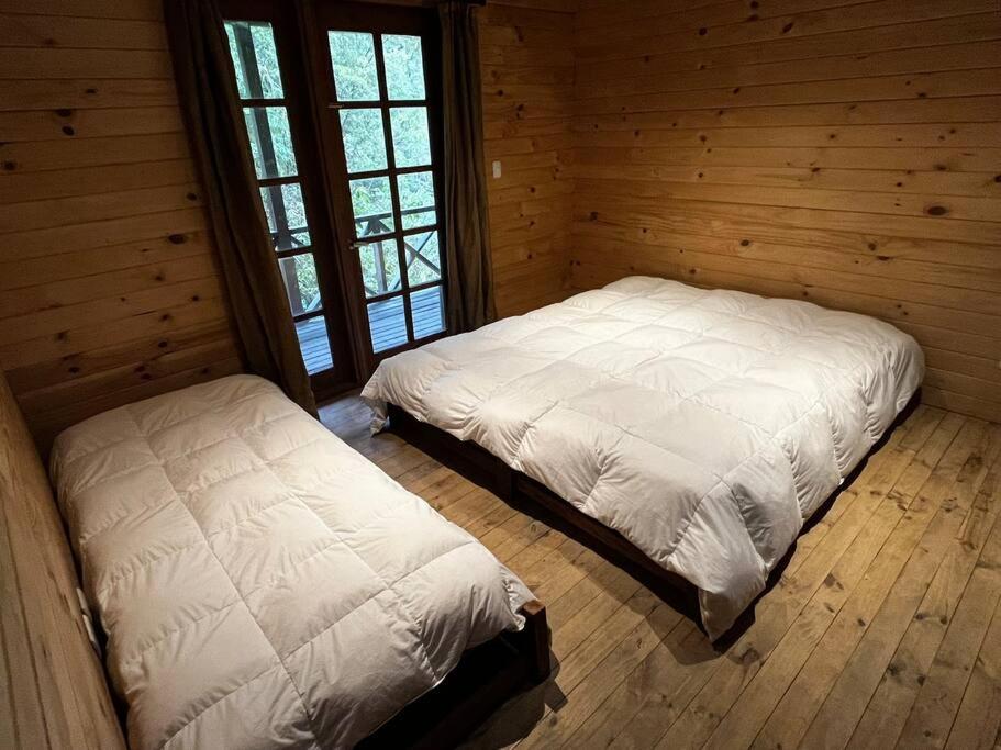 Five-Bedroom House photo 1