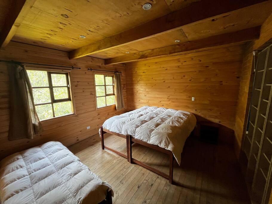 Five-Bedroom House photo 3