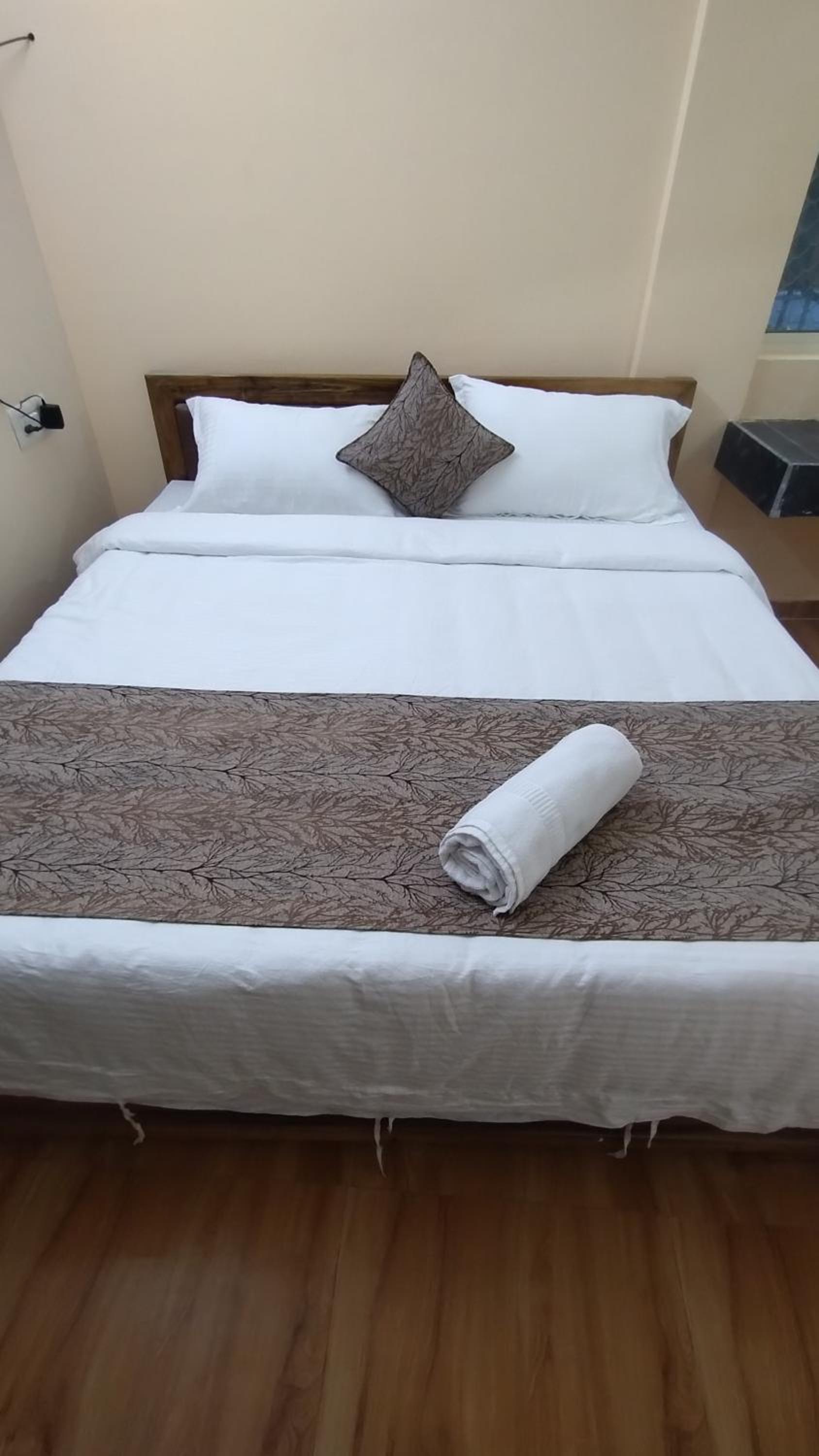 Deluxe Double Room with Extra Bed photo 2