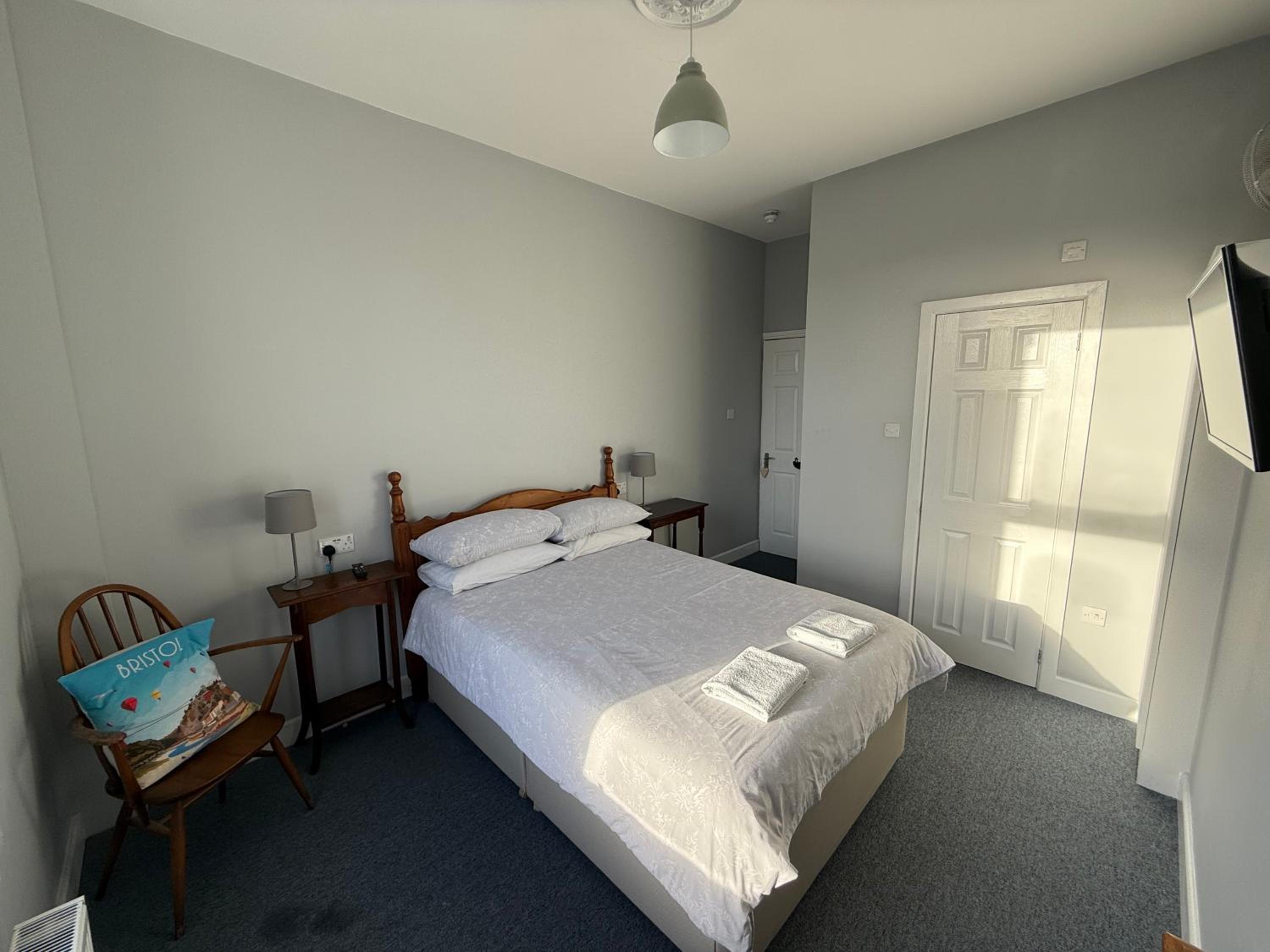 Double Room with Private Bathroom - Photo 1