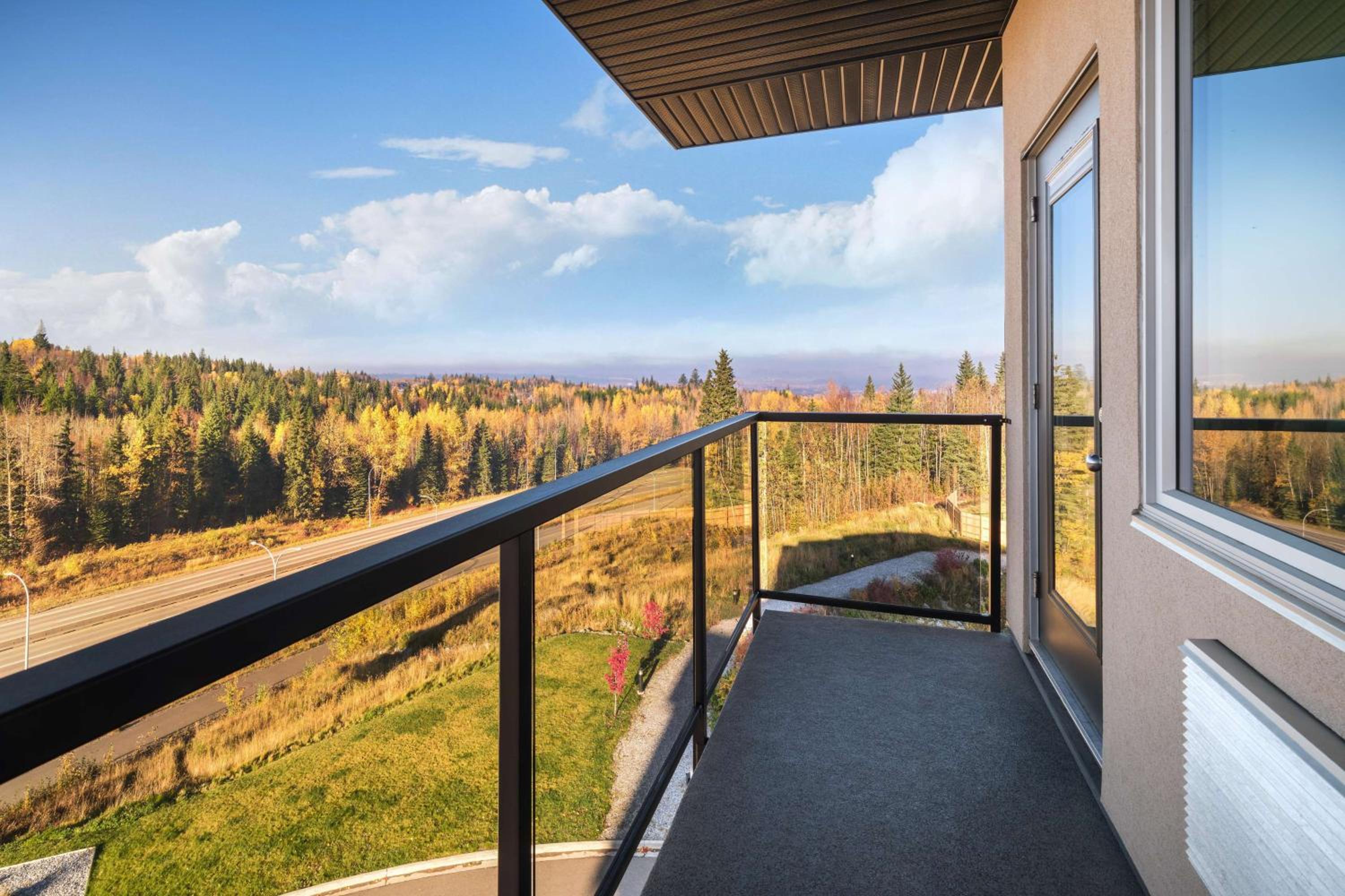 King Room with Balcony - Photo 1