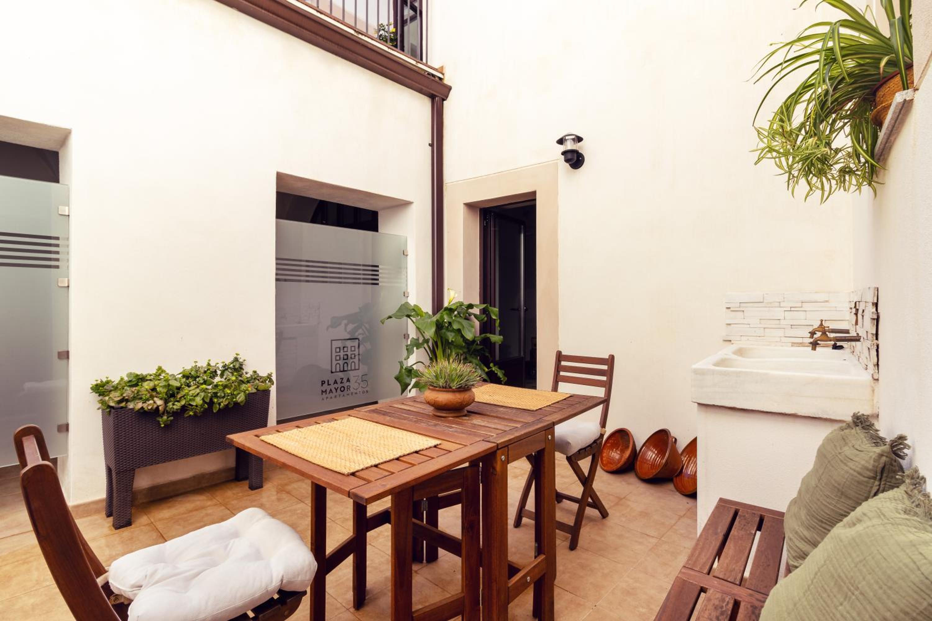 One-Bedroom Apartment - Photo 7