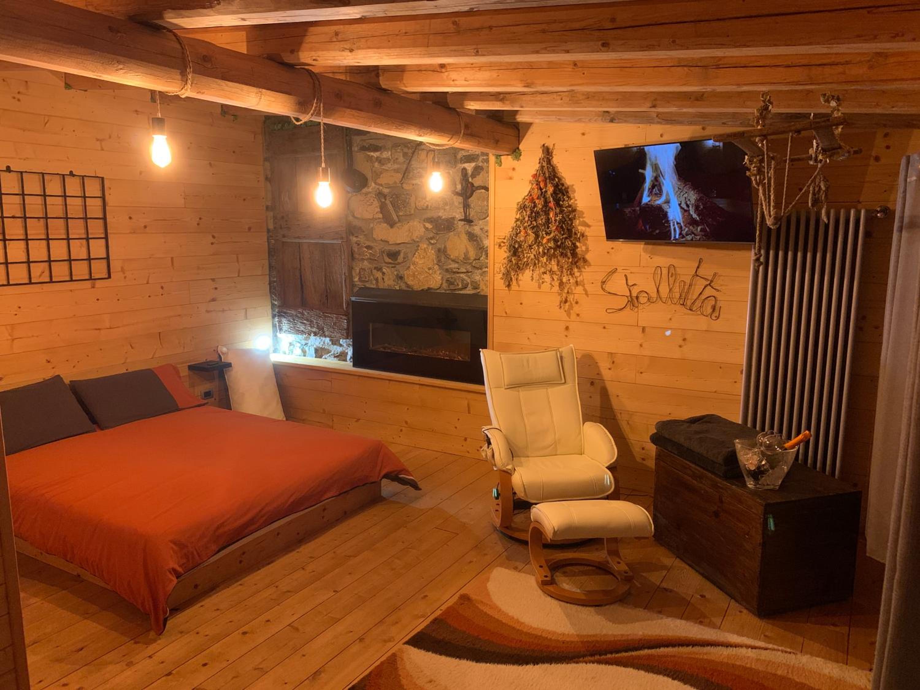 Double Room with Spa Bath - Photo 7