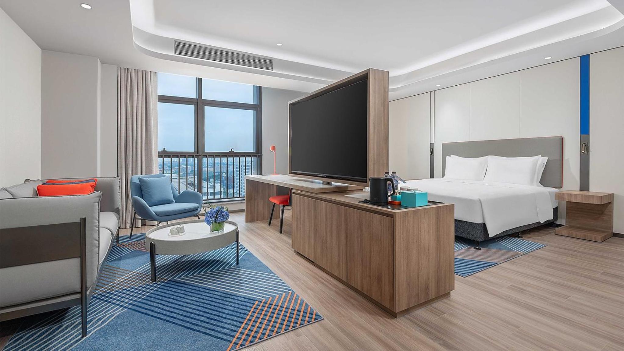 One-Bedroom Suite photo 2
