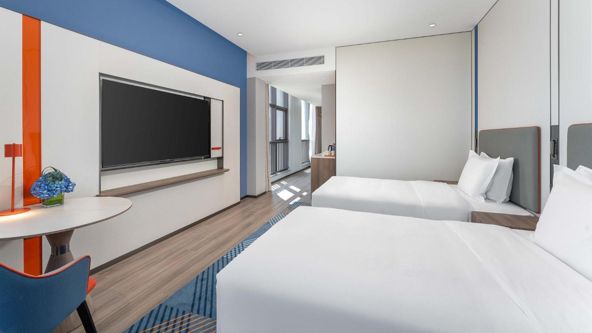 Standard Double Room with Two Double Beds - Extra Floor Space photo 2