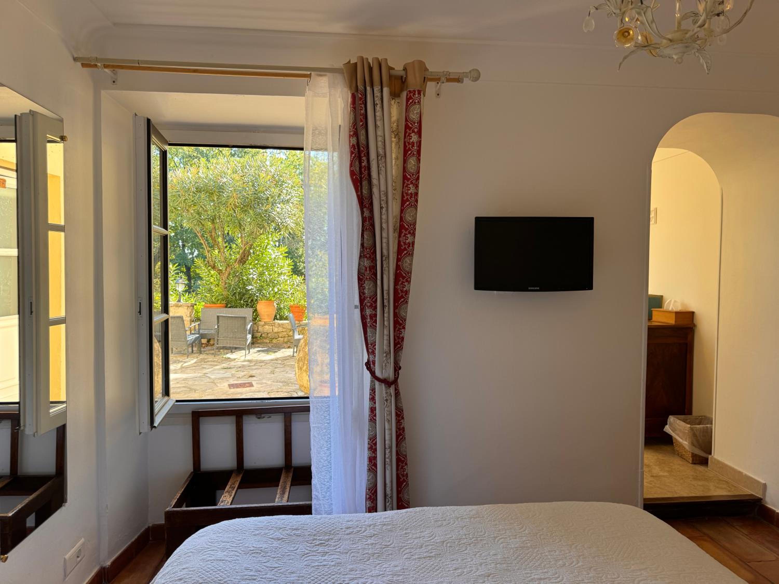 Small Double Room photo 3