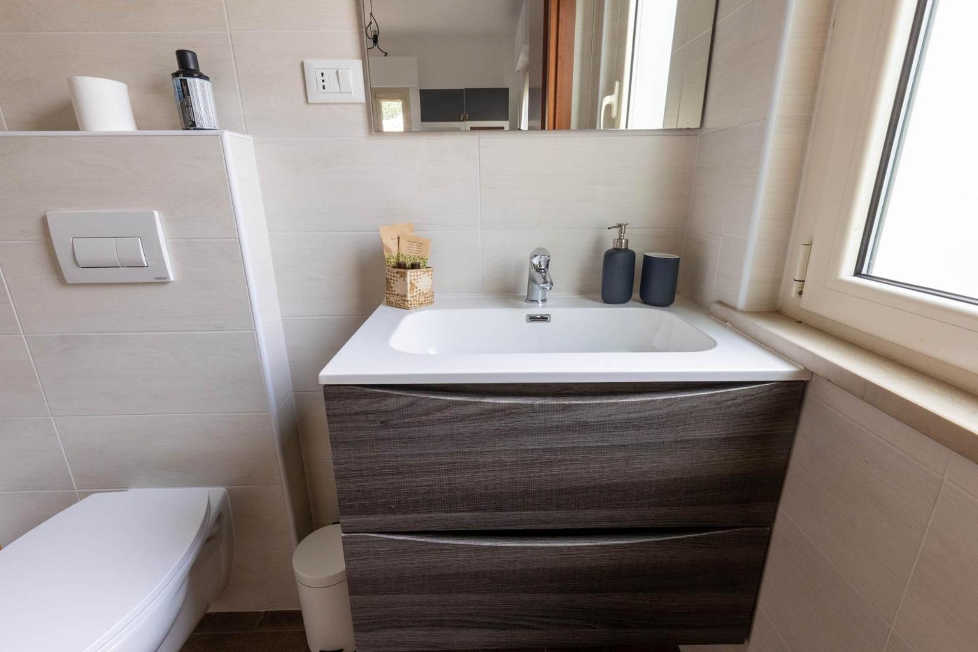 Double or Twin Room with Private Bathroom photo 3