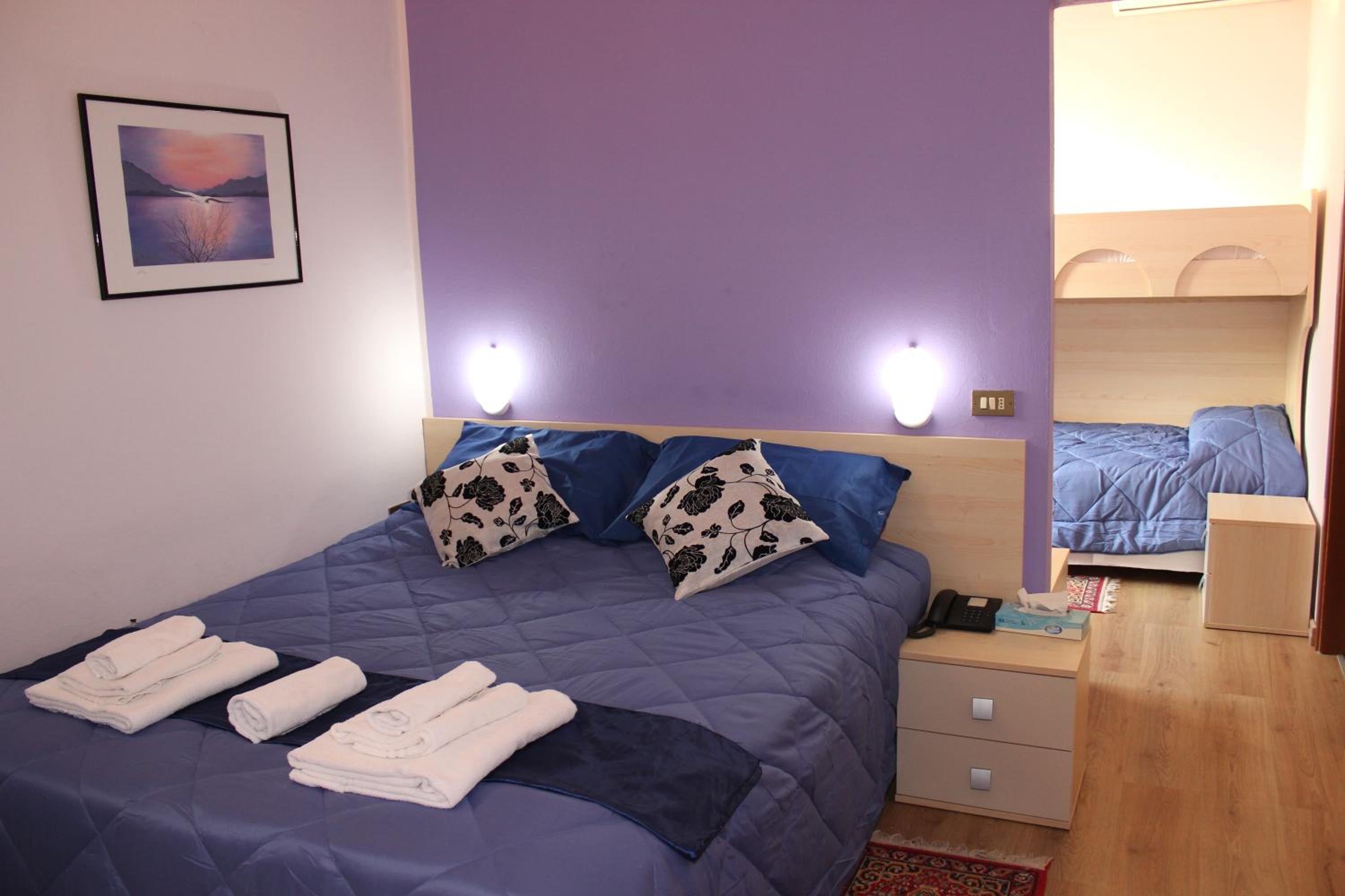 Double Room - Photo 2
