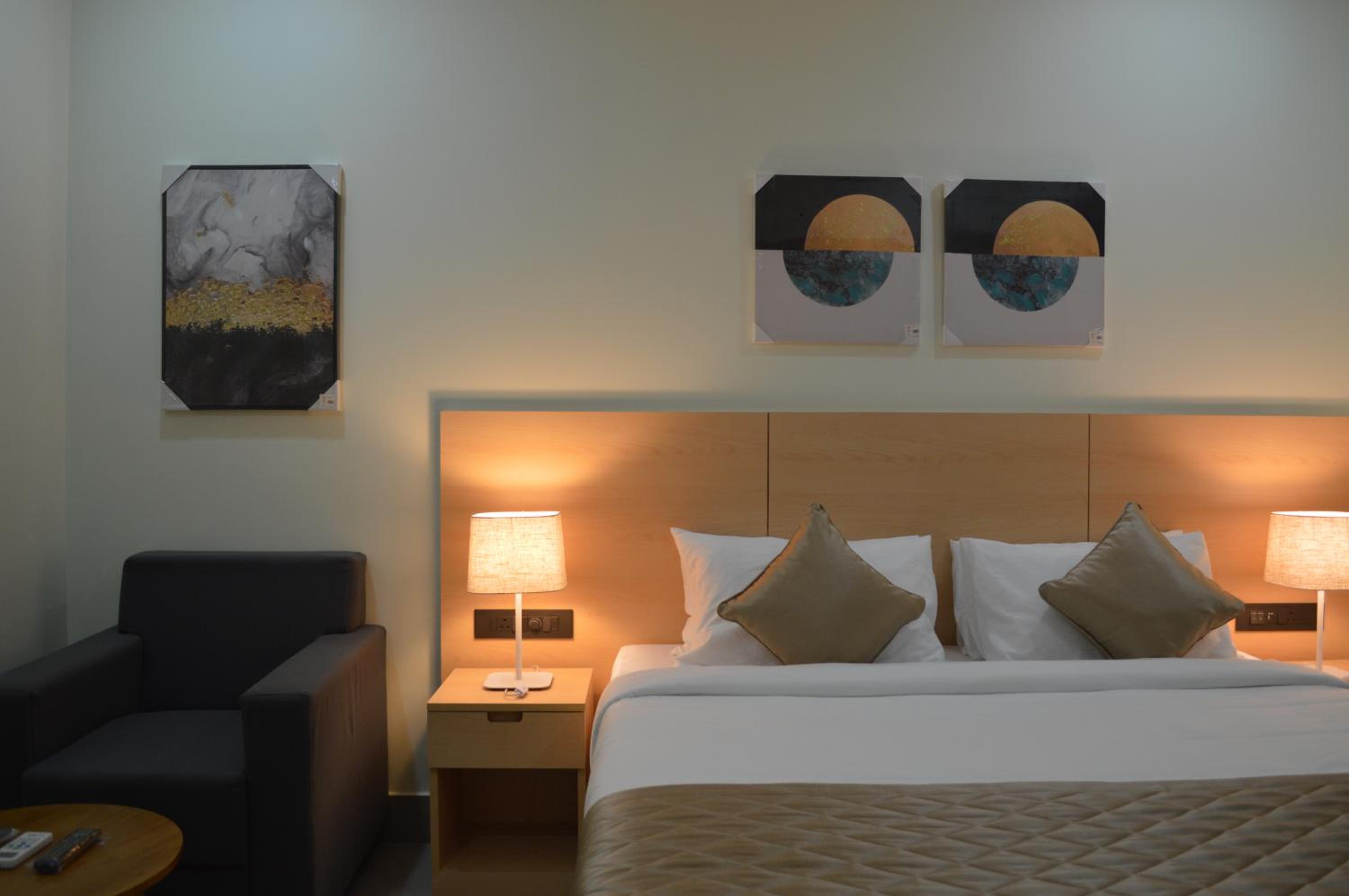 Standard King Room - Photo 3
