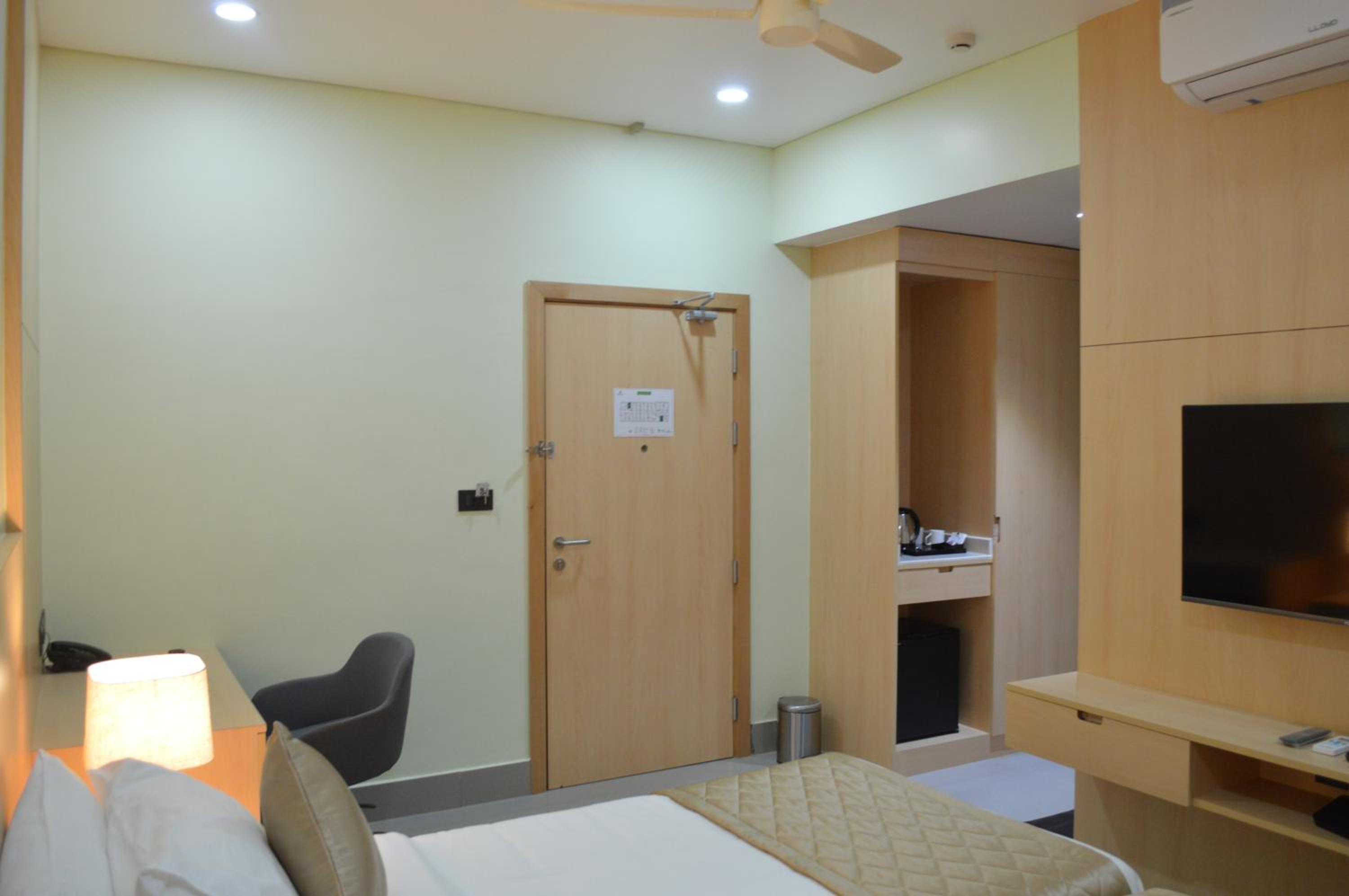 Standard Twin Room - Photo 6