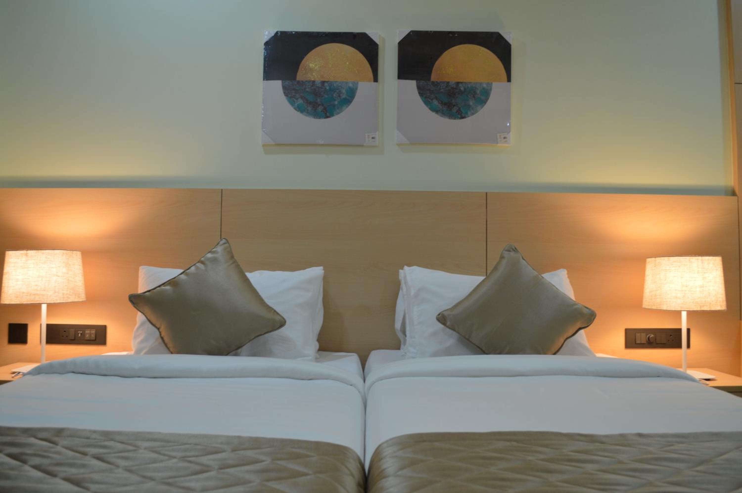 Standard Twin Room - Photo 2