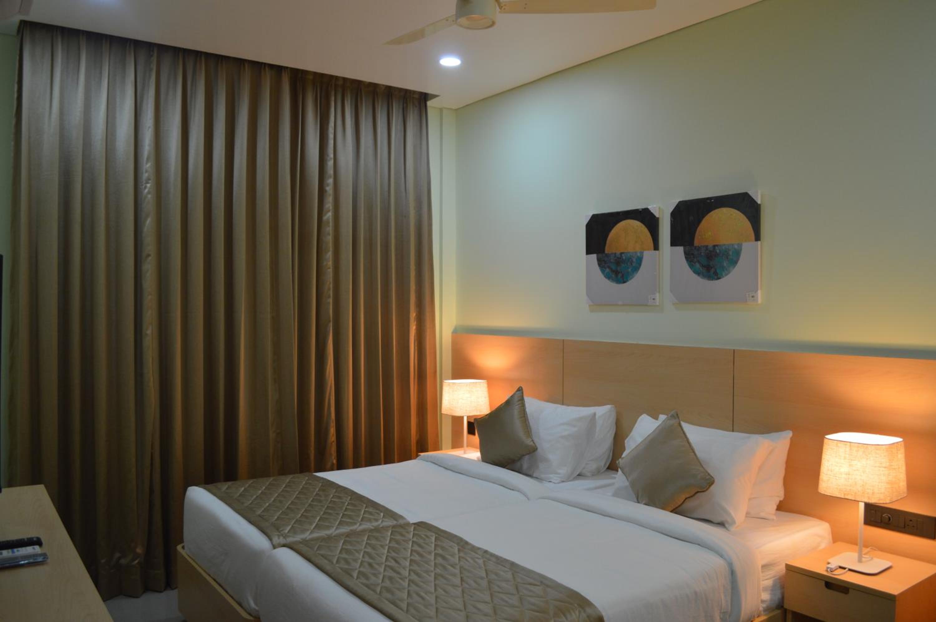 Standard Twin Room - Photo 3