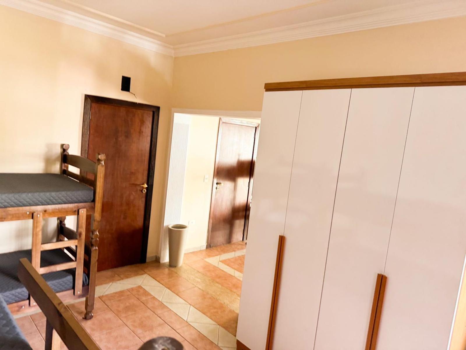 Family Room With Shared Bathroom photo 3