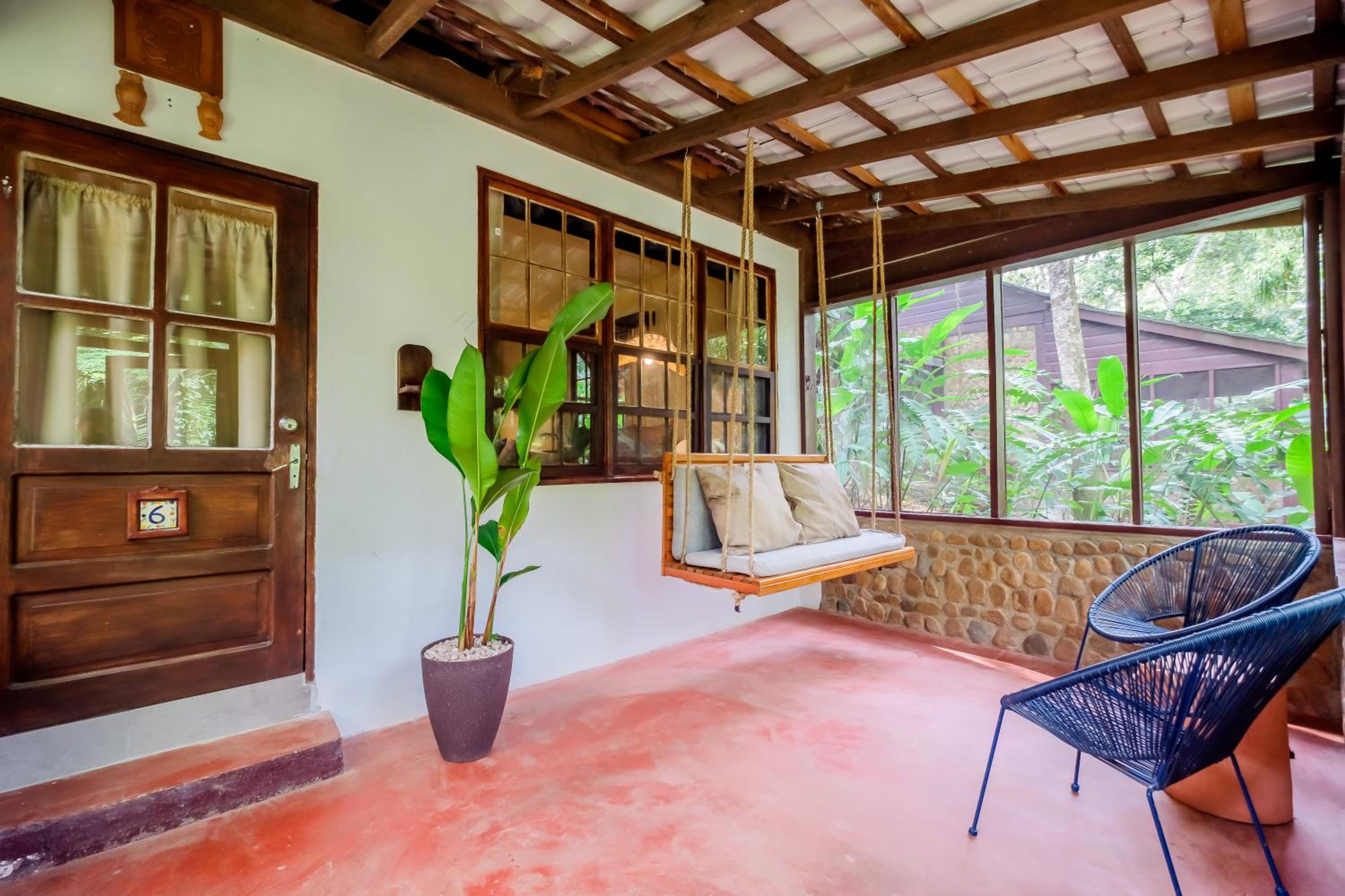 Deluxe Bungalow with Garden View photo 2