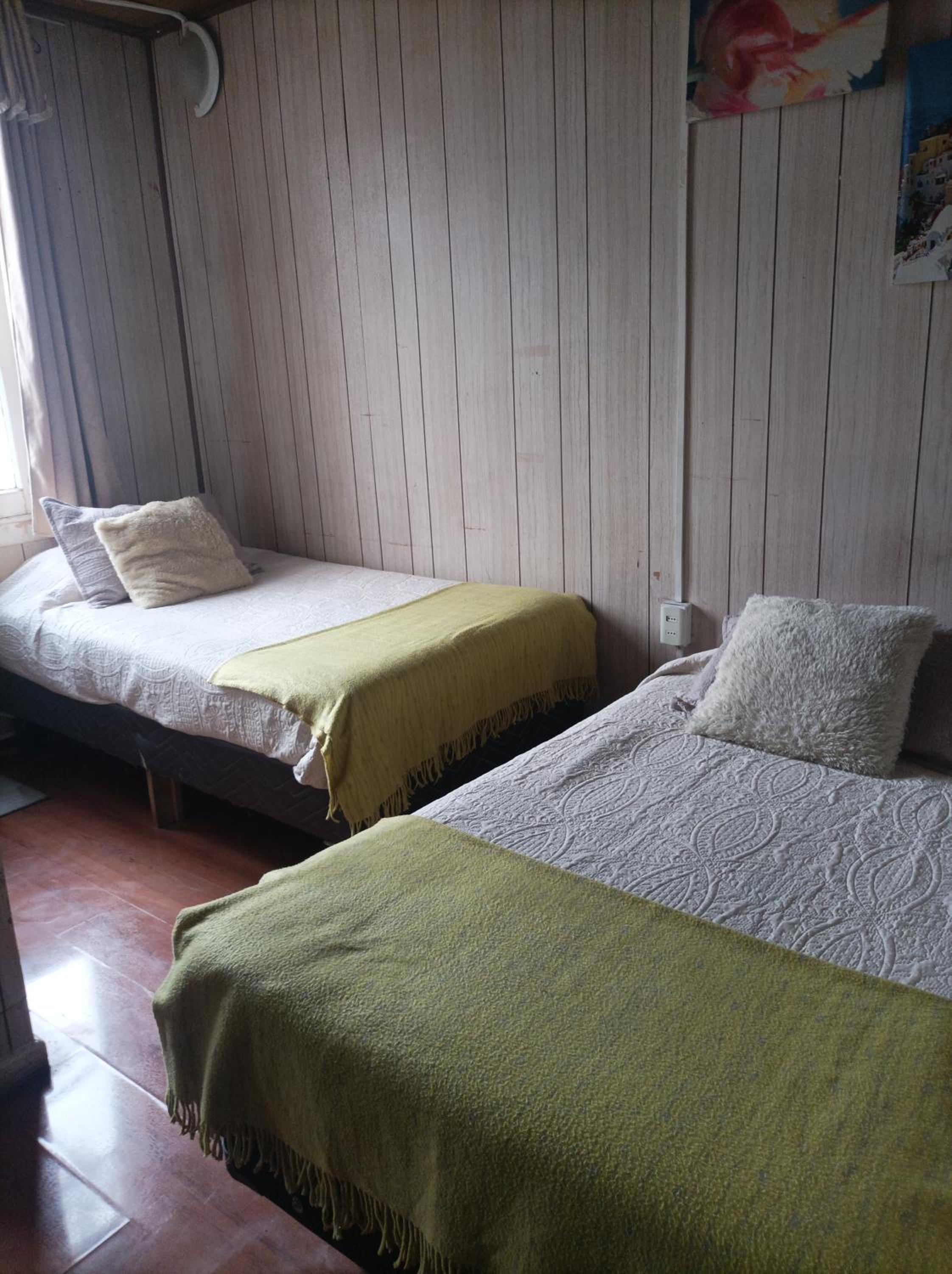 Twin Room with Bathroom photo 1