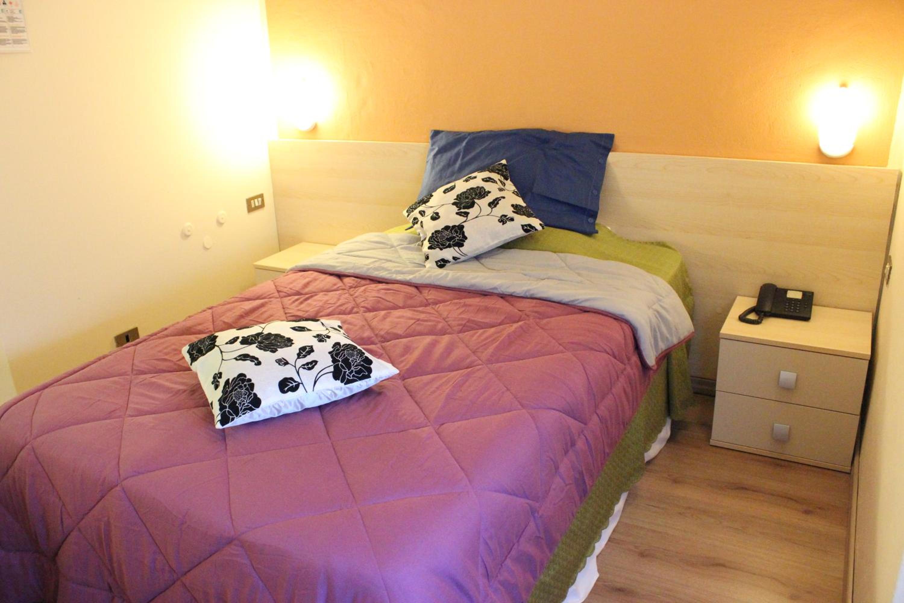 Single Room photo 1