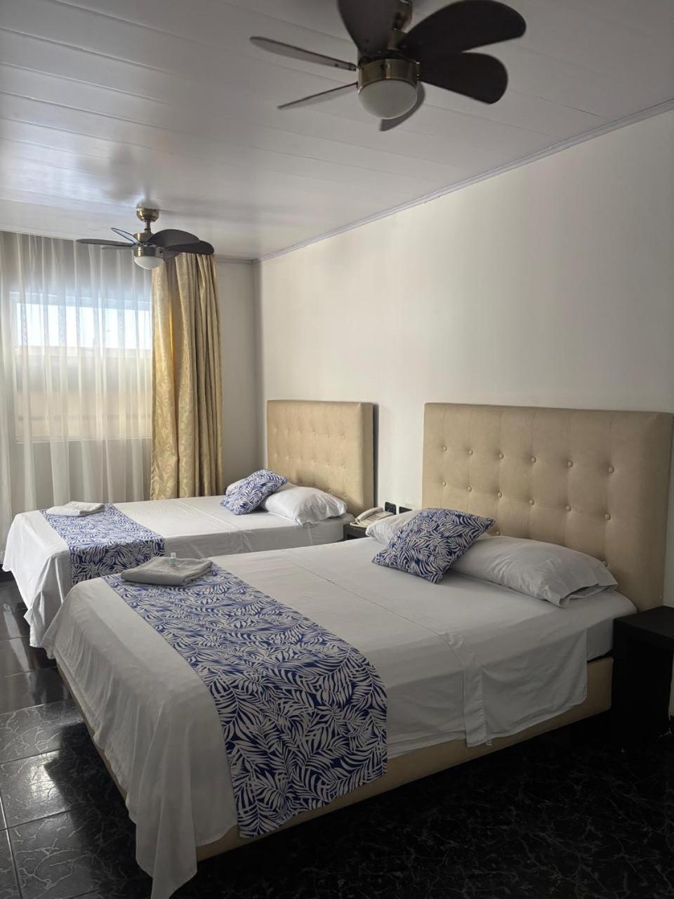 Deluxe King Room photo 2