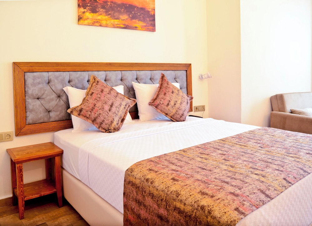 Family Triple Room, City View photo 2