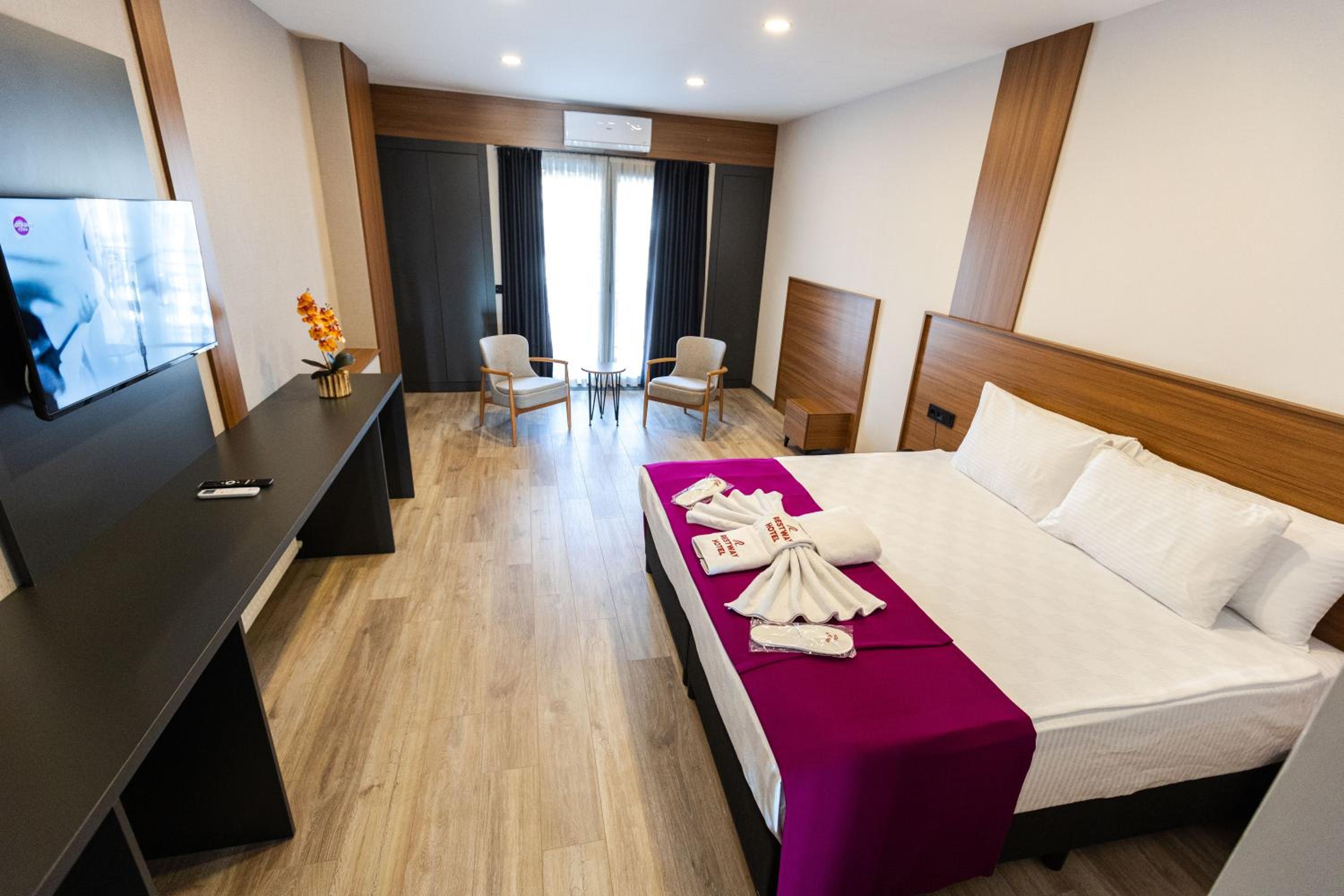 Deluxe Queen Room