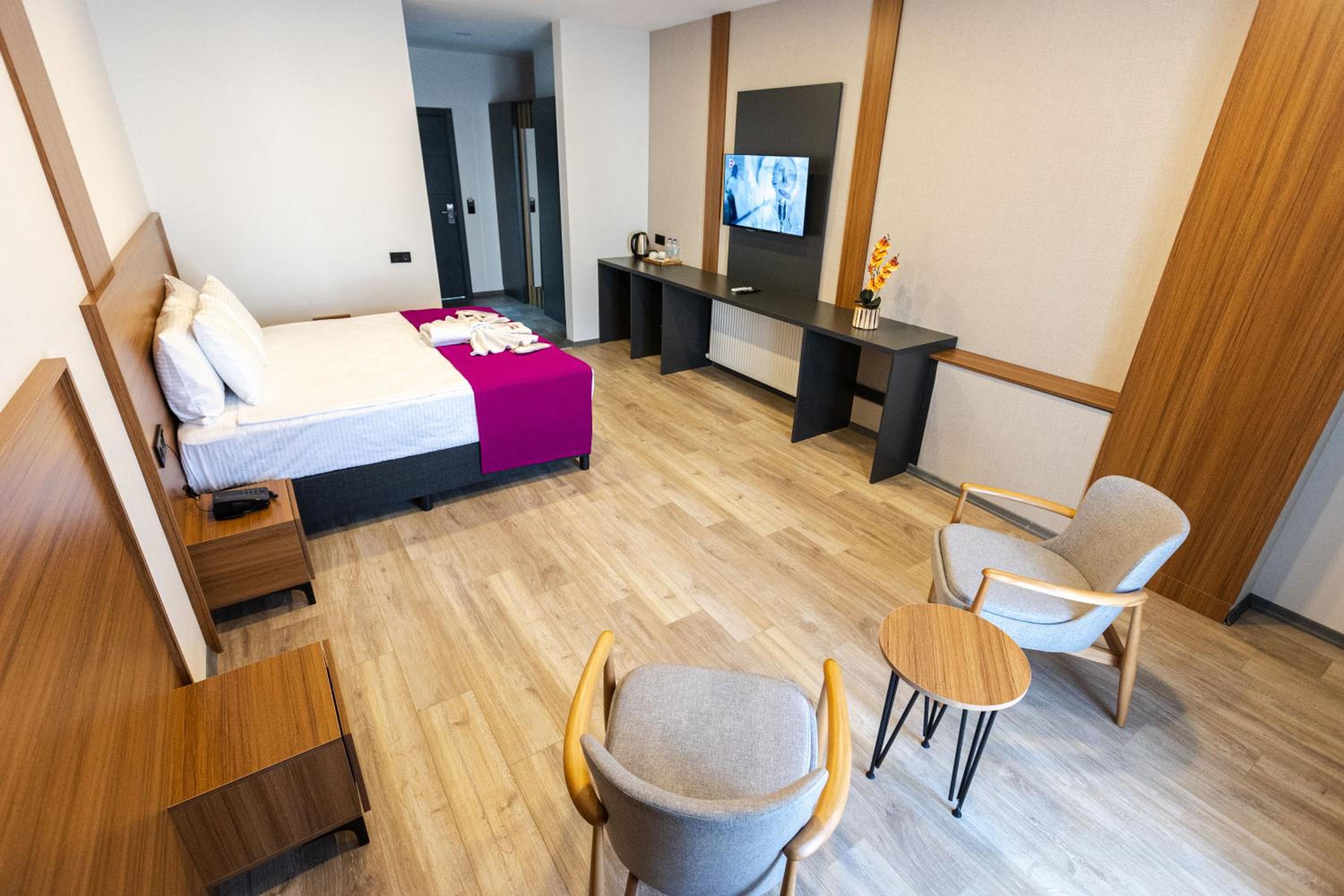 Superior Queen Room