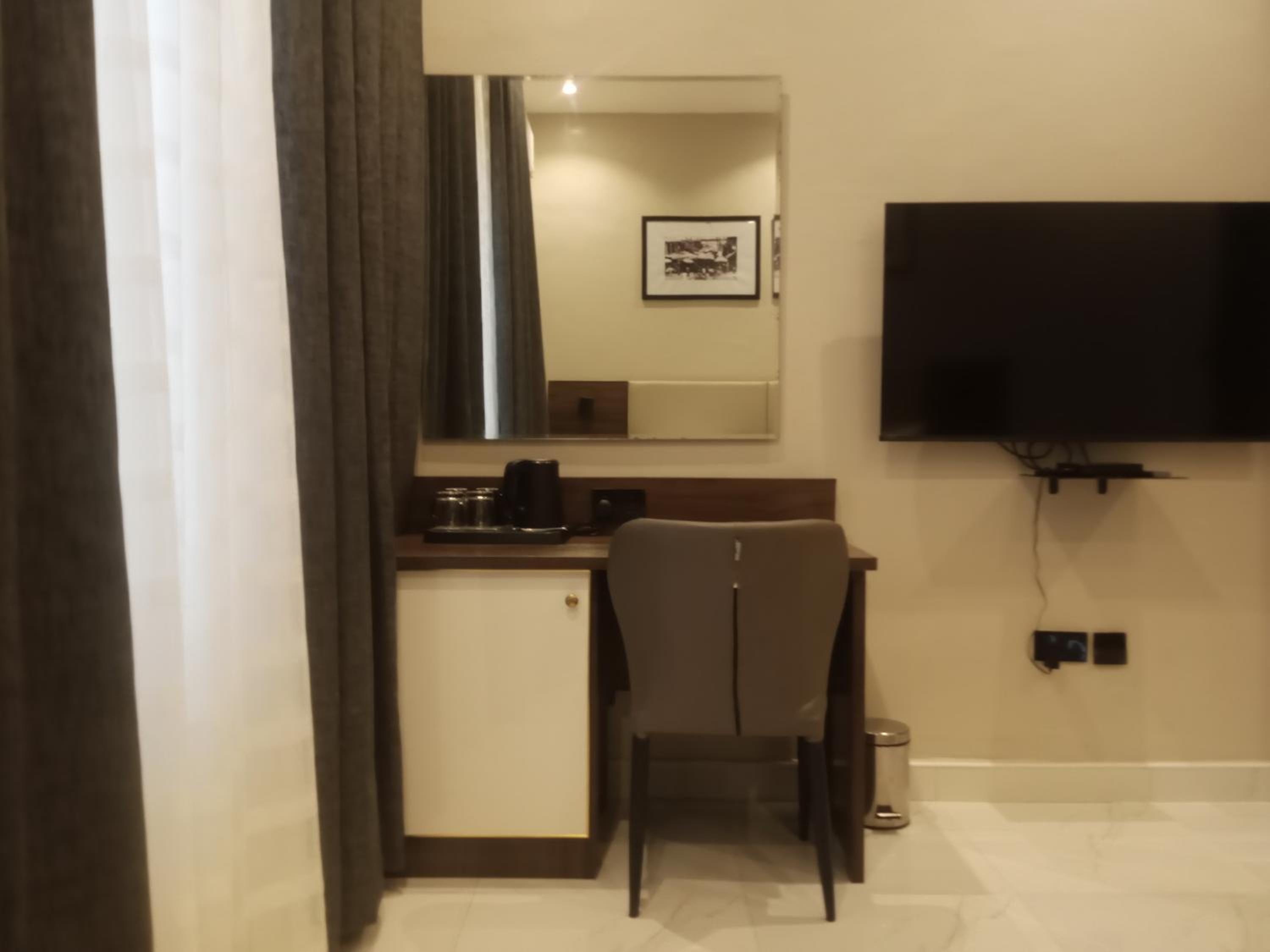 Executive Suite photo 2