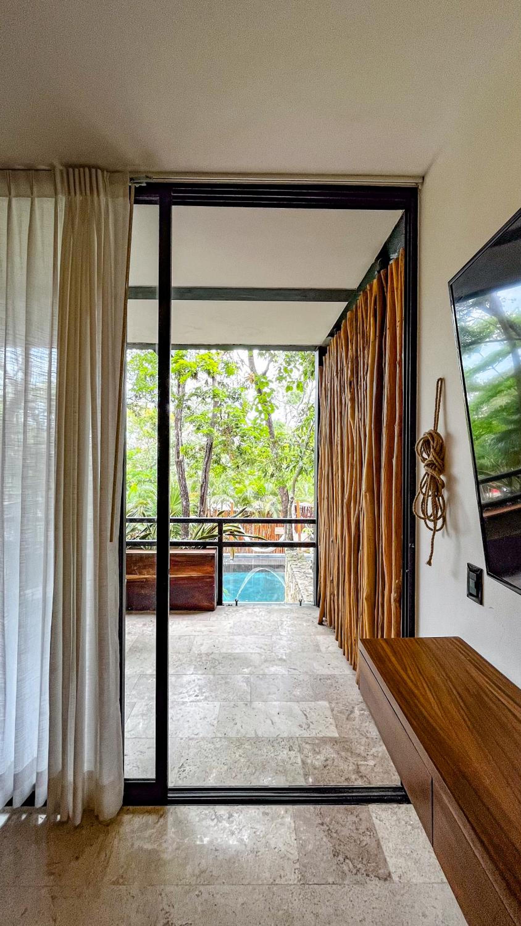 Luxury Balcony - Photo 1