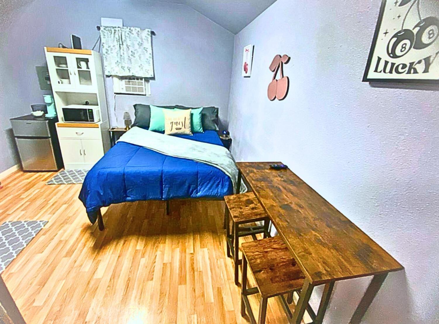 One-Bedroom House photo 2