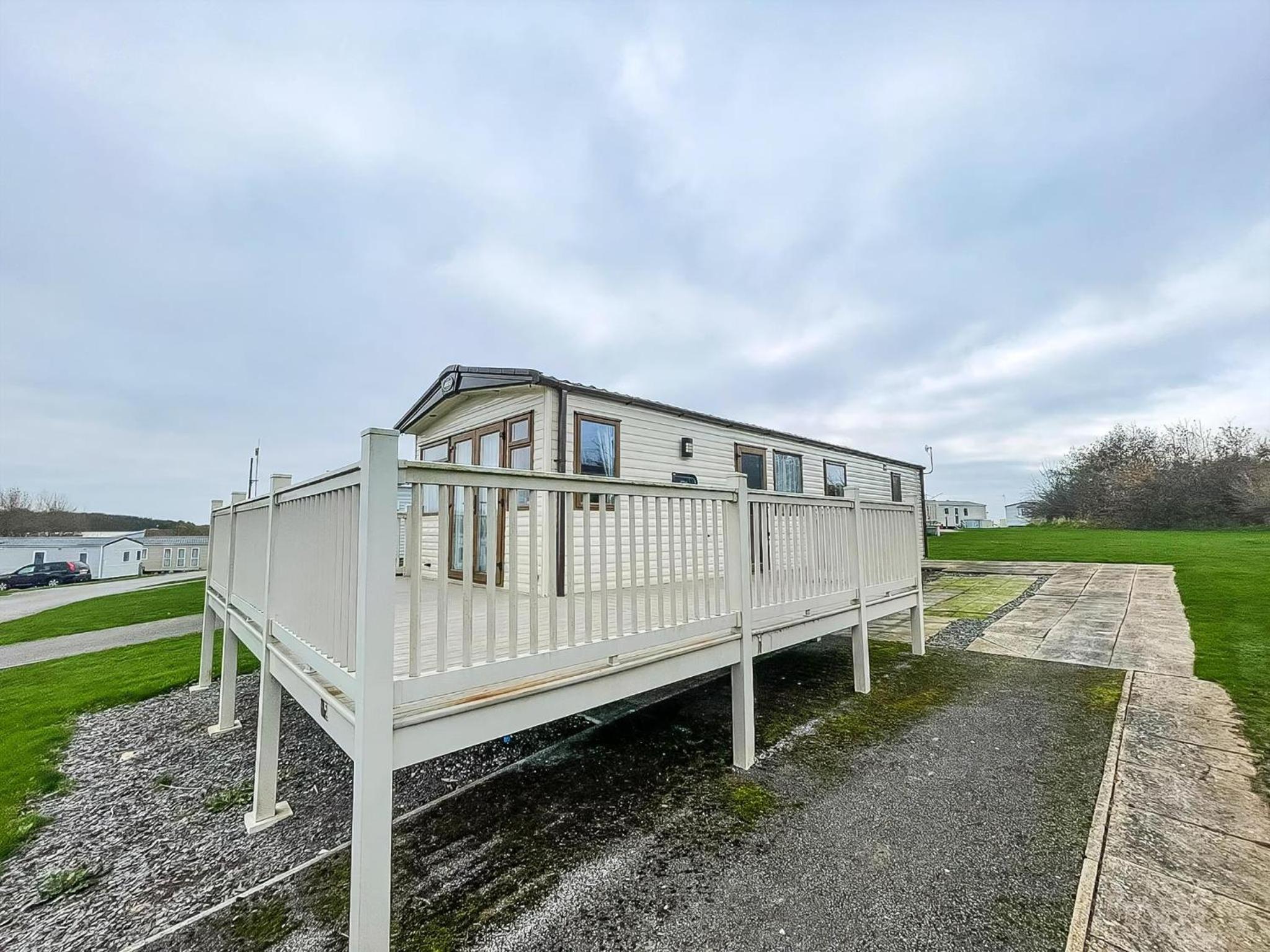 Mobile Home photo 3