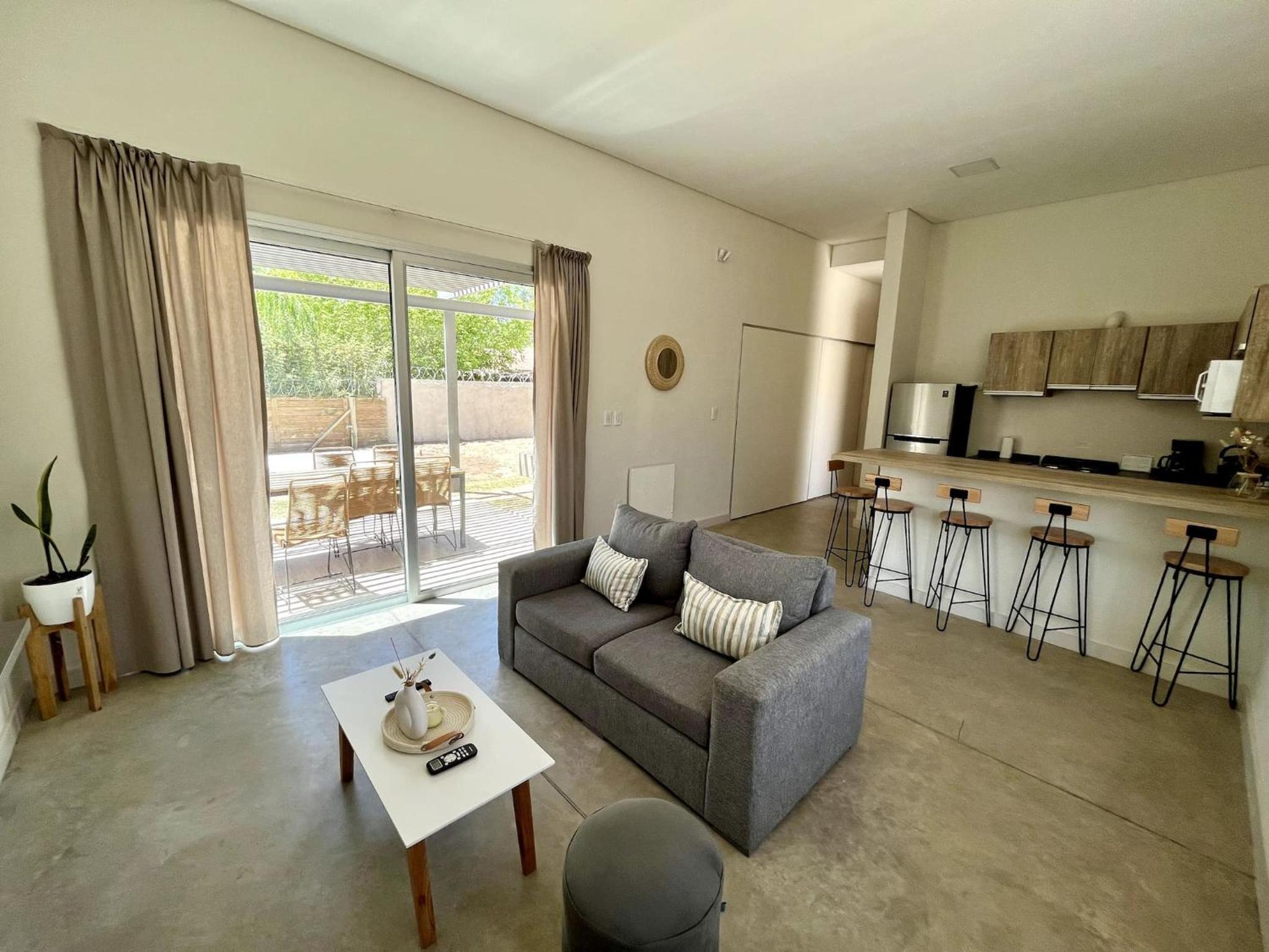 One-Bedroom House photo 1