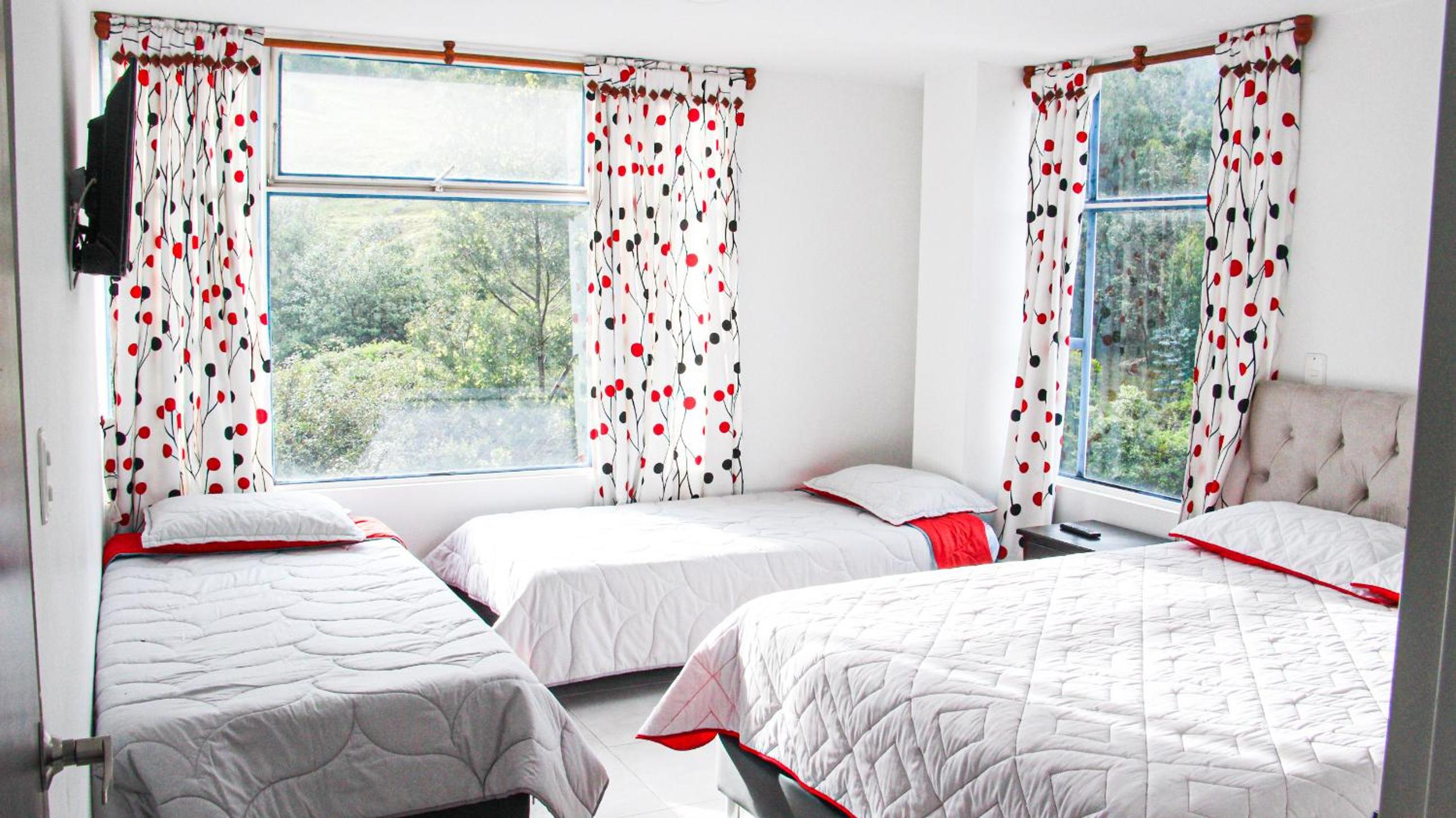 Quadruple Room with Mountain View photo 1