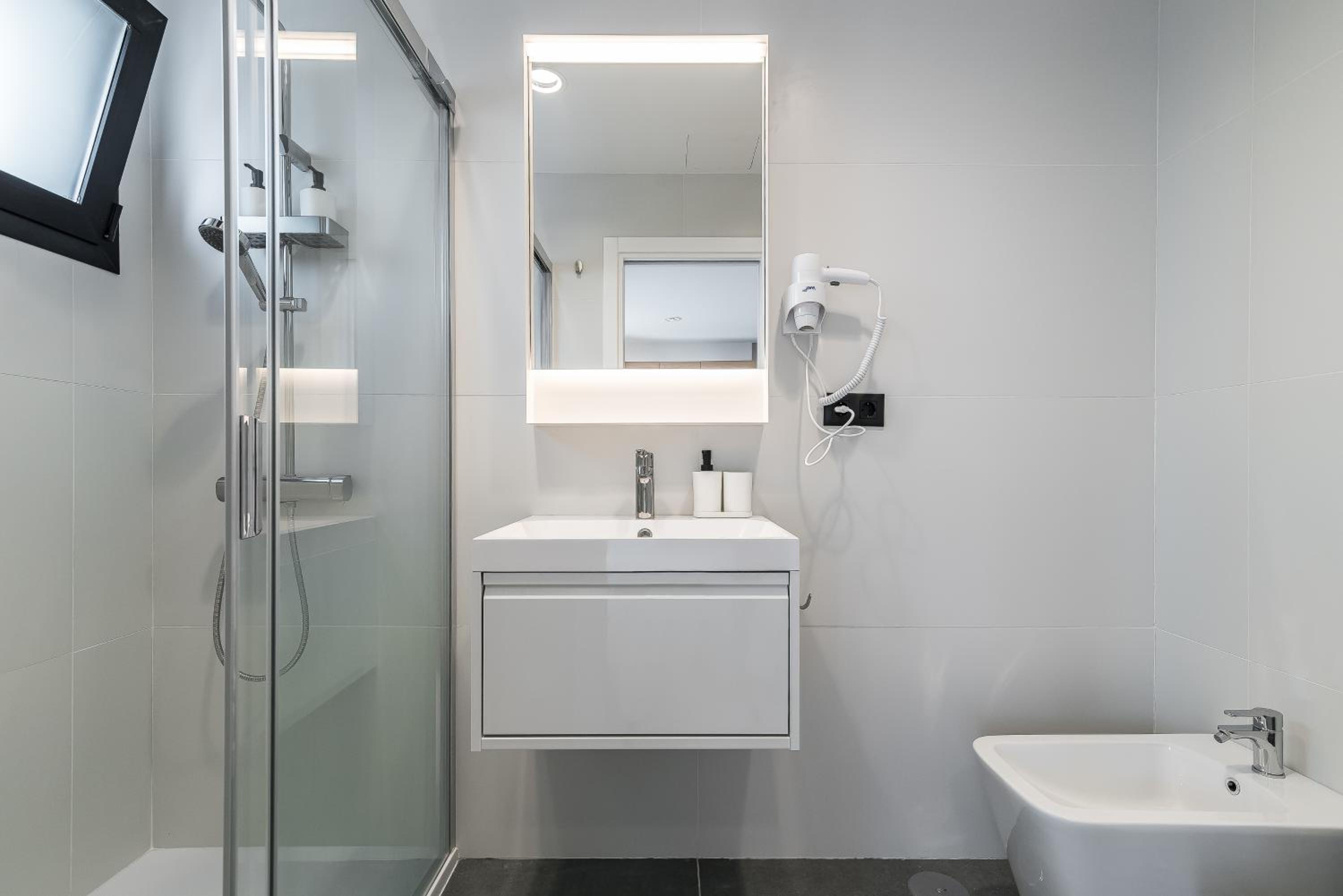 Basic Triple Room photo 2